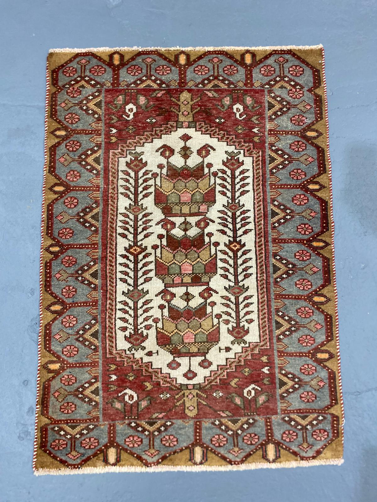 Oriental Handmade Vintage Rug 2'8" x 3'11" #21441