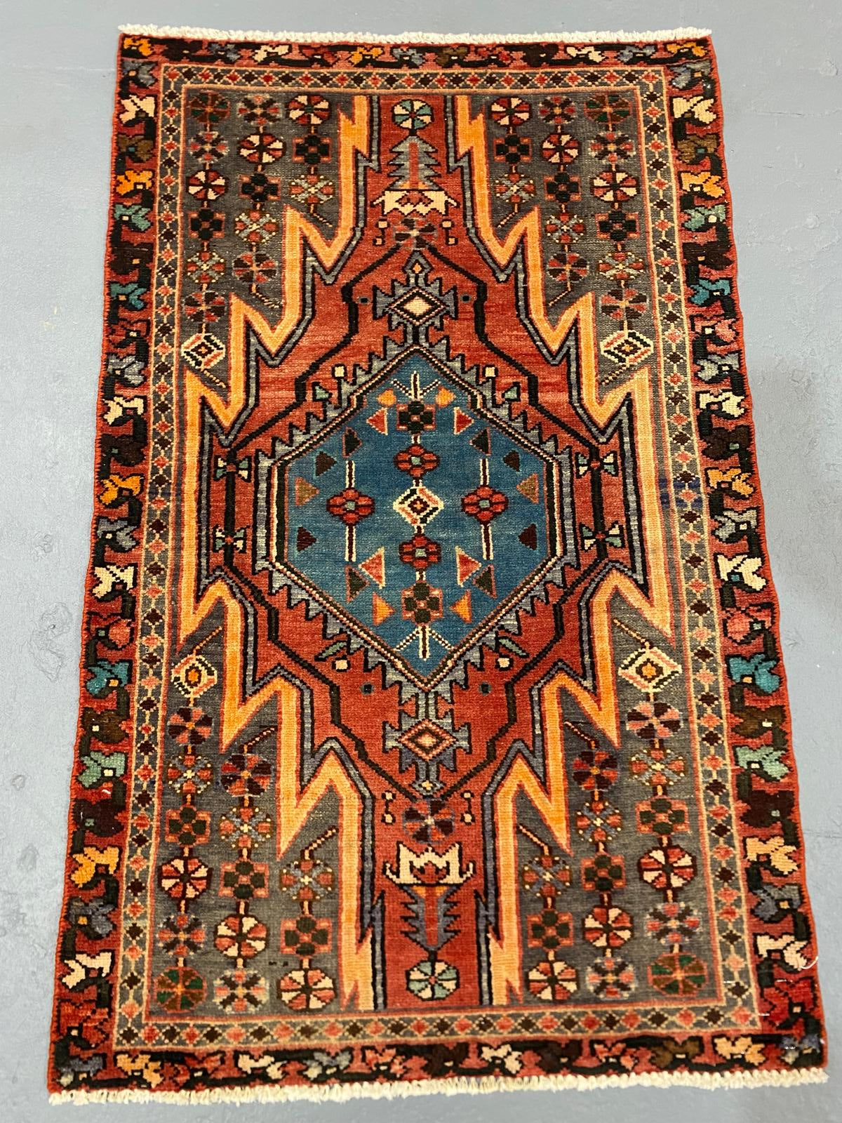 Oriental Handmade Vintage Rug 2'5" x 3'8" #21440