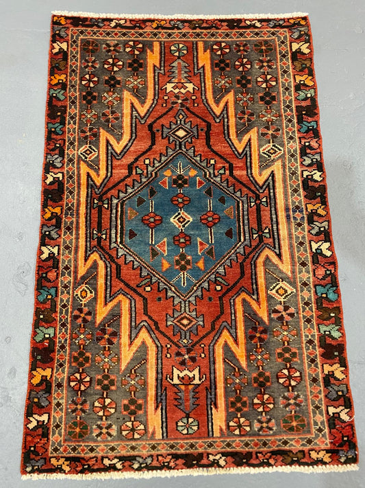 Oriental Handmade Vintage Rug 2'5" x 3'8" #21440