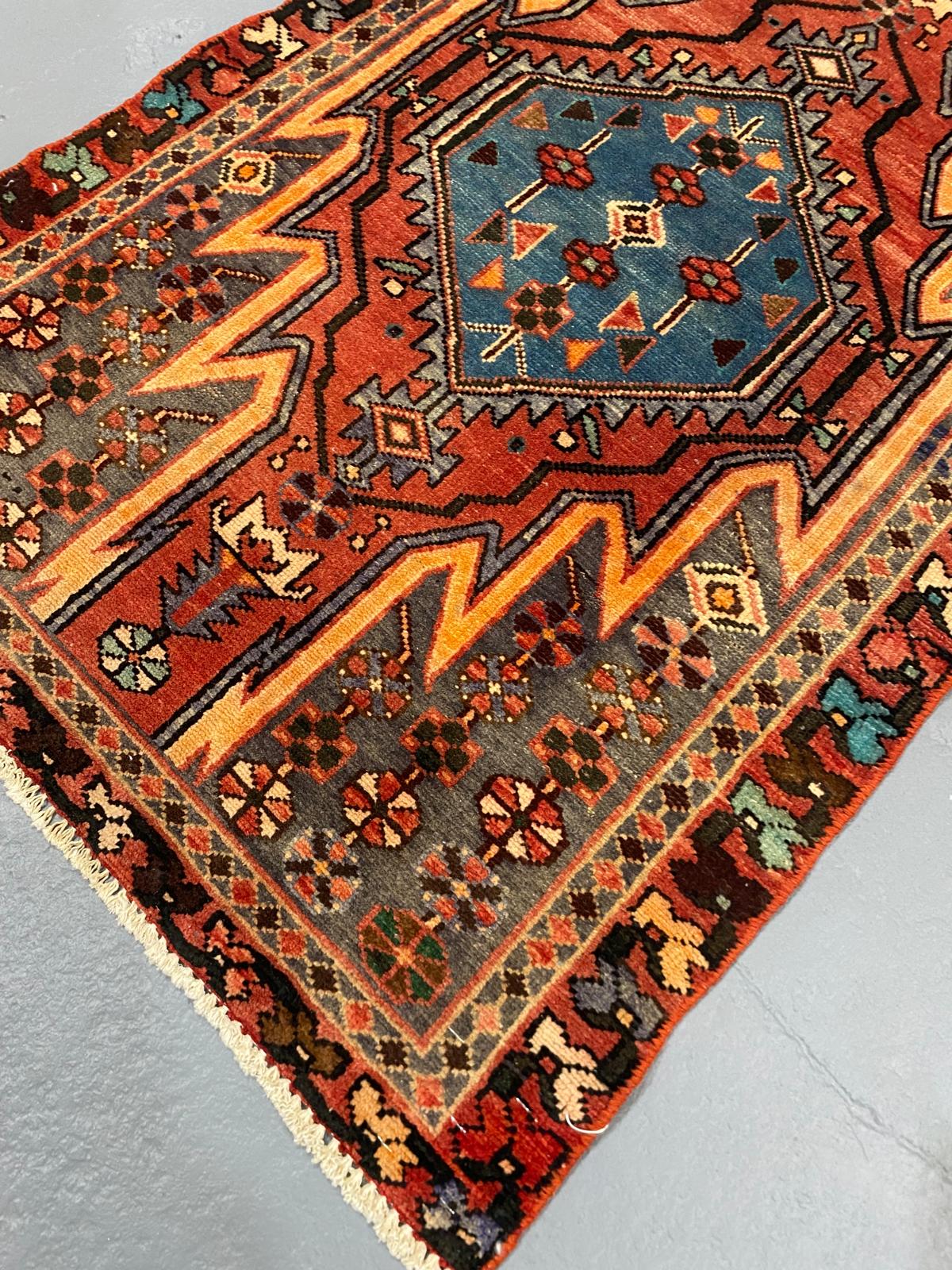 Oriental Handmade Vintage Rug 2'5" x 3'8" #21440