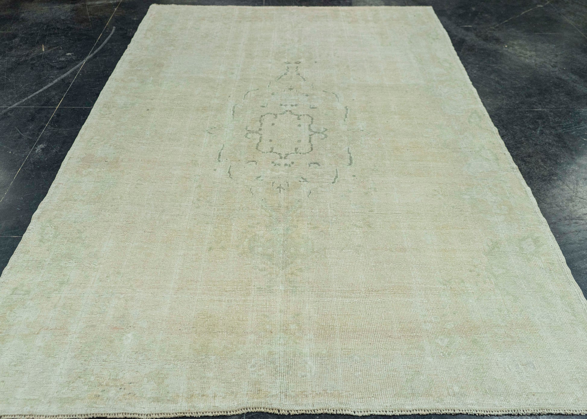 Turkish Vintage Rug 5'10" x 9'7" #20658