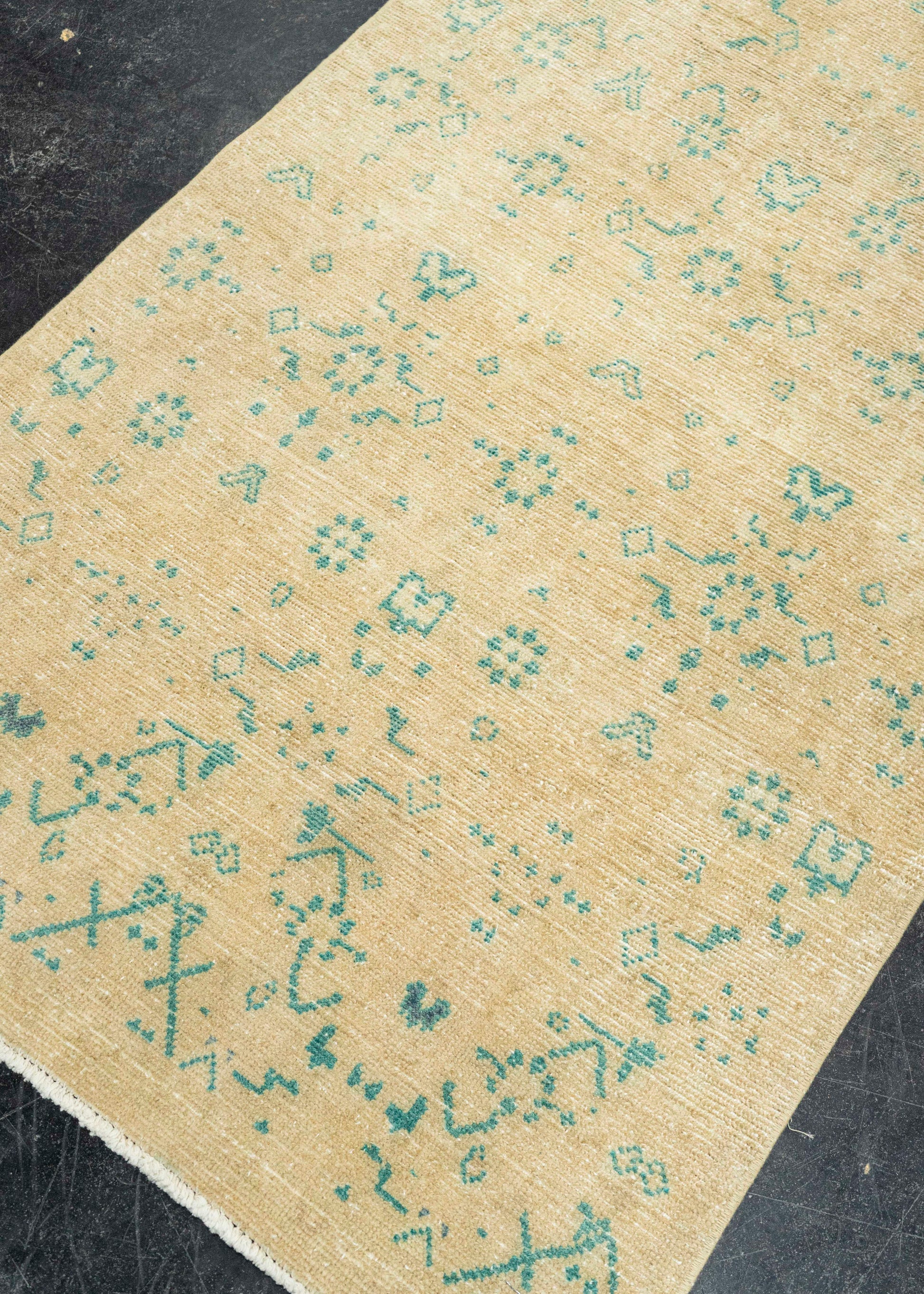Turkish Vintage Rug  2'8" x 8'7" #22800