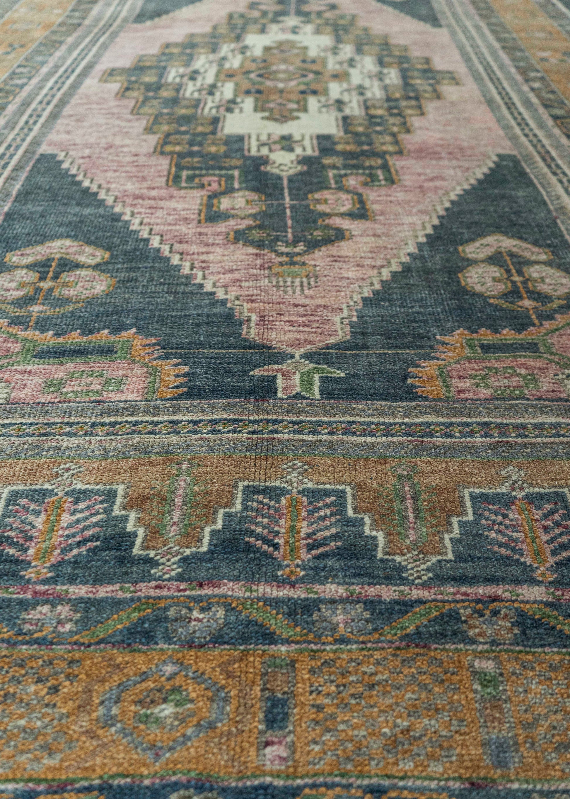 Turkish Vintage Rug 4'8" x 9'7" #20551