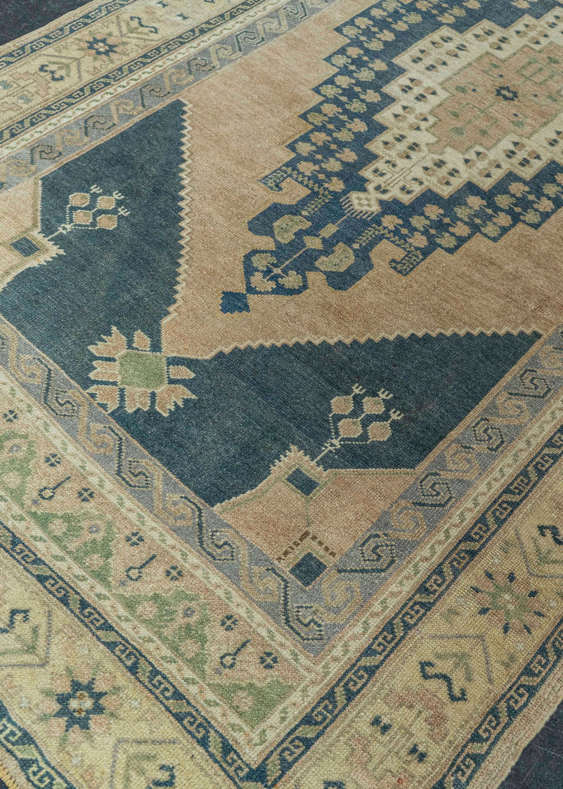 Turkish Vintage Rug 4'10" x 9'1" #20812