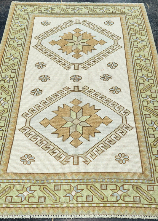 Turkish Vintage Rug  3'1" x 4'10" #22803
