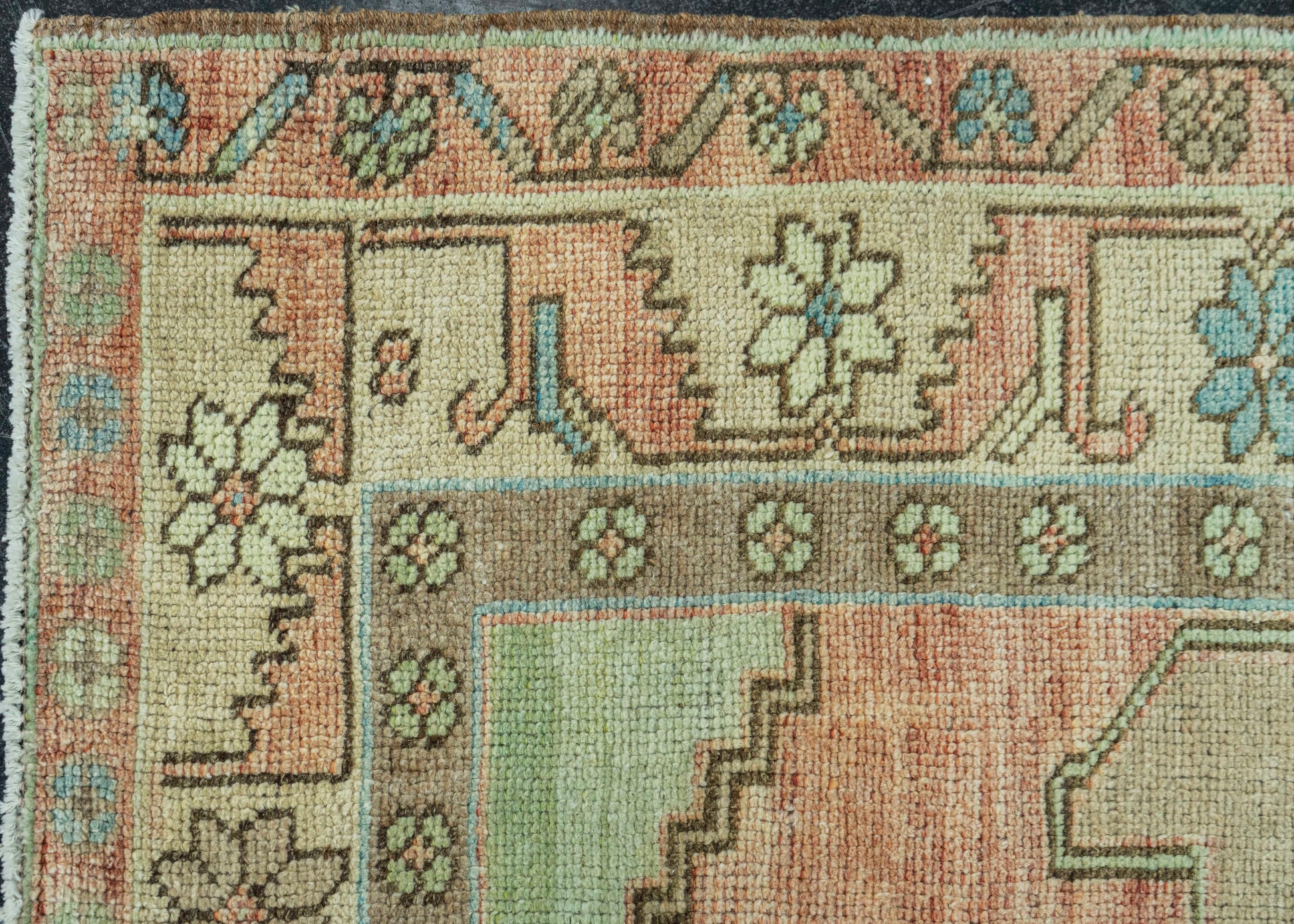 Turkish Vintage Rug 3'9" x 5'4" #20787