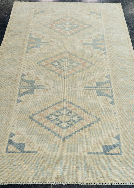 Turkish Vıntage Rug 3'2" x 5'8" #22795