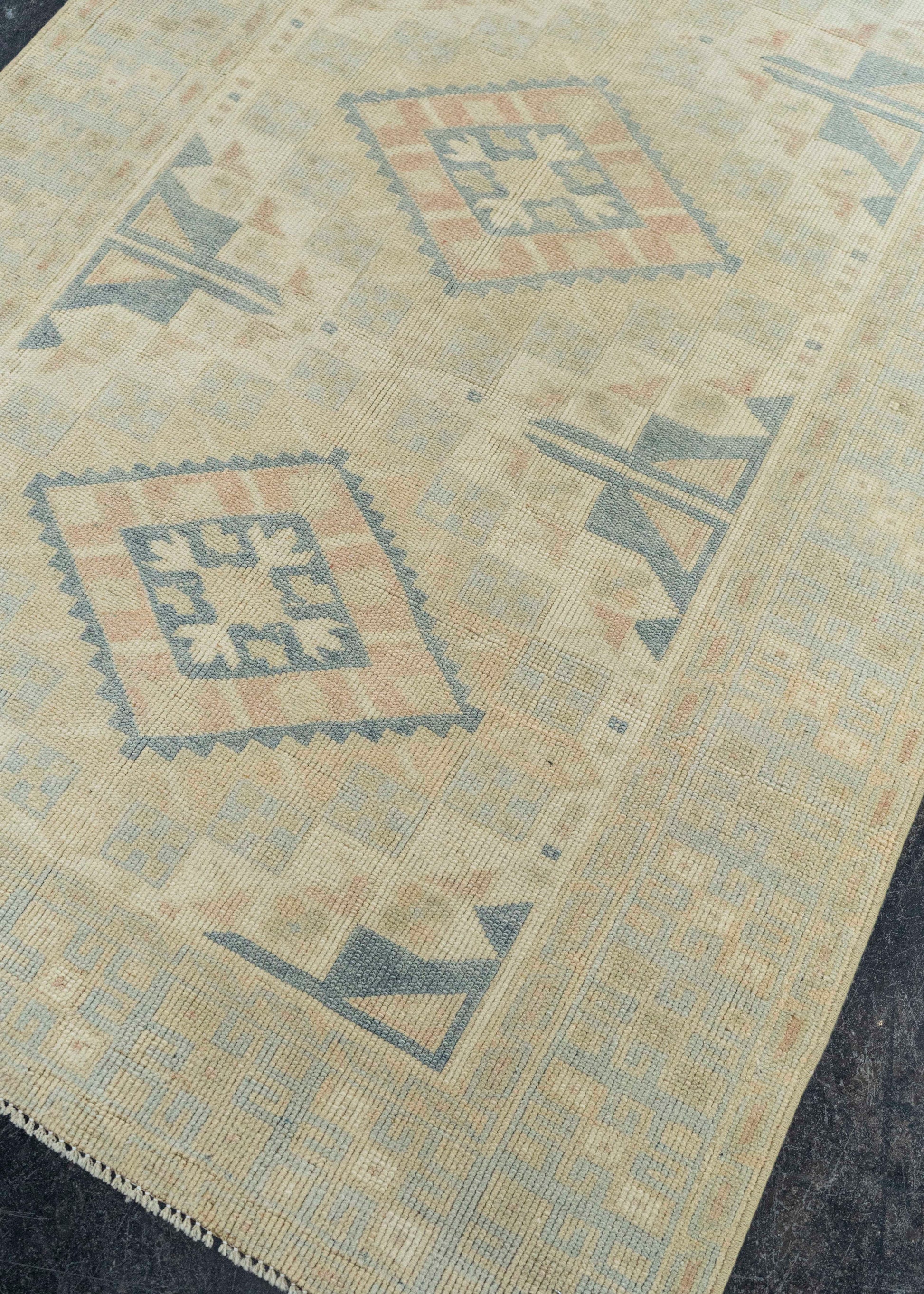Turkish Vıntage Rug 3'2" x 5'8" #22795