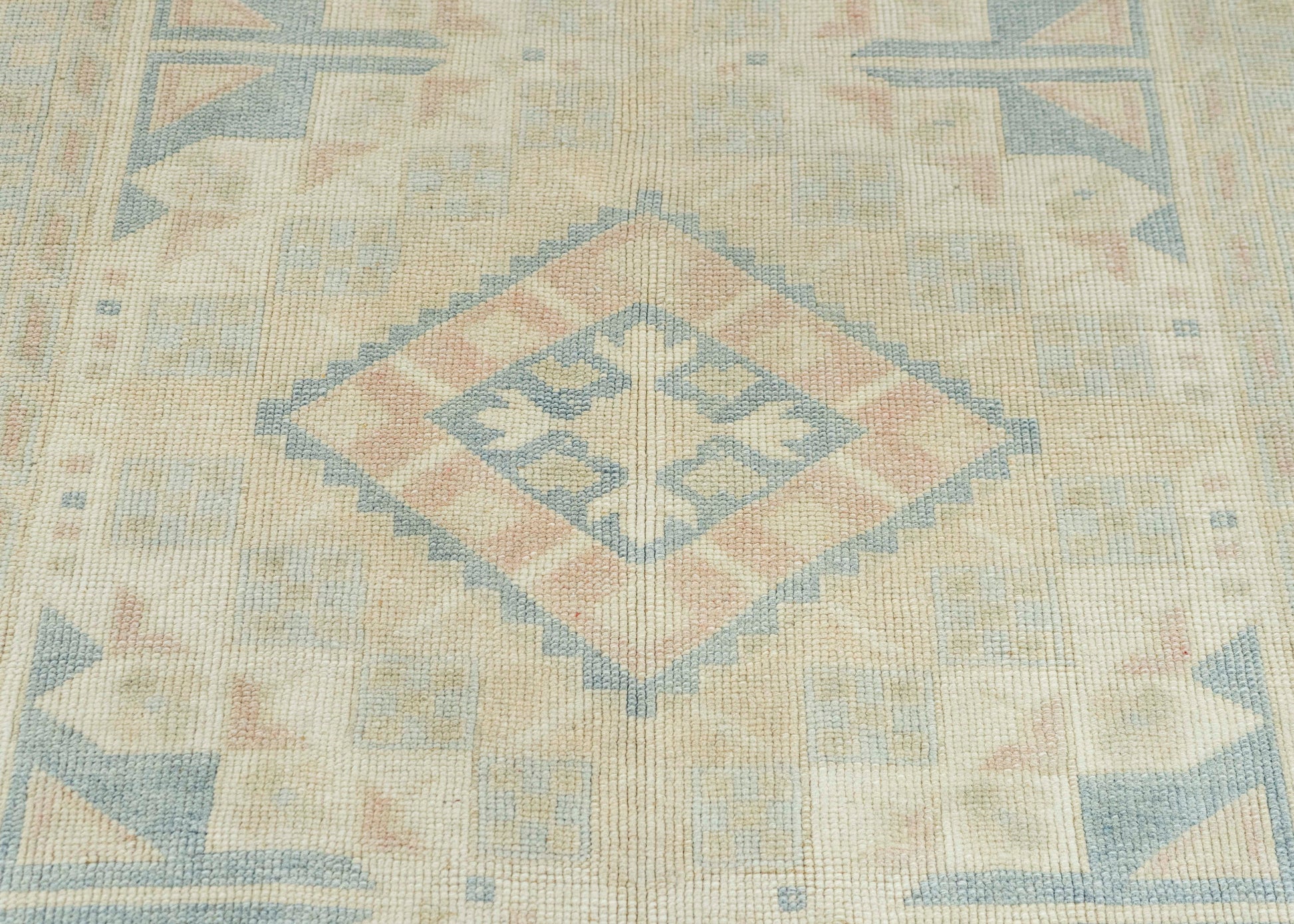 Turkish Vıntage Rug 3'2" x 5'8" #22795