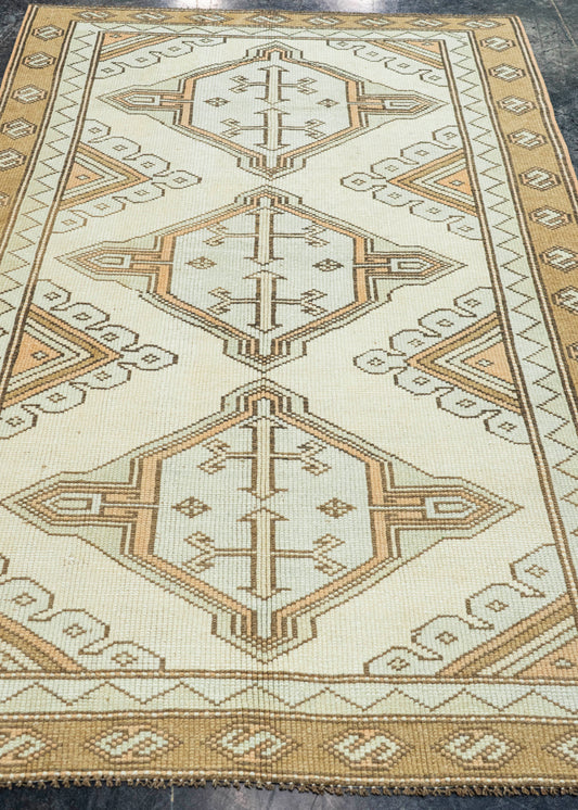 Vıntage Rug 4'0" x 6'0" #22758