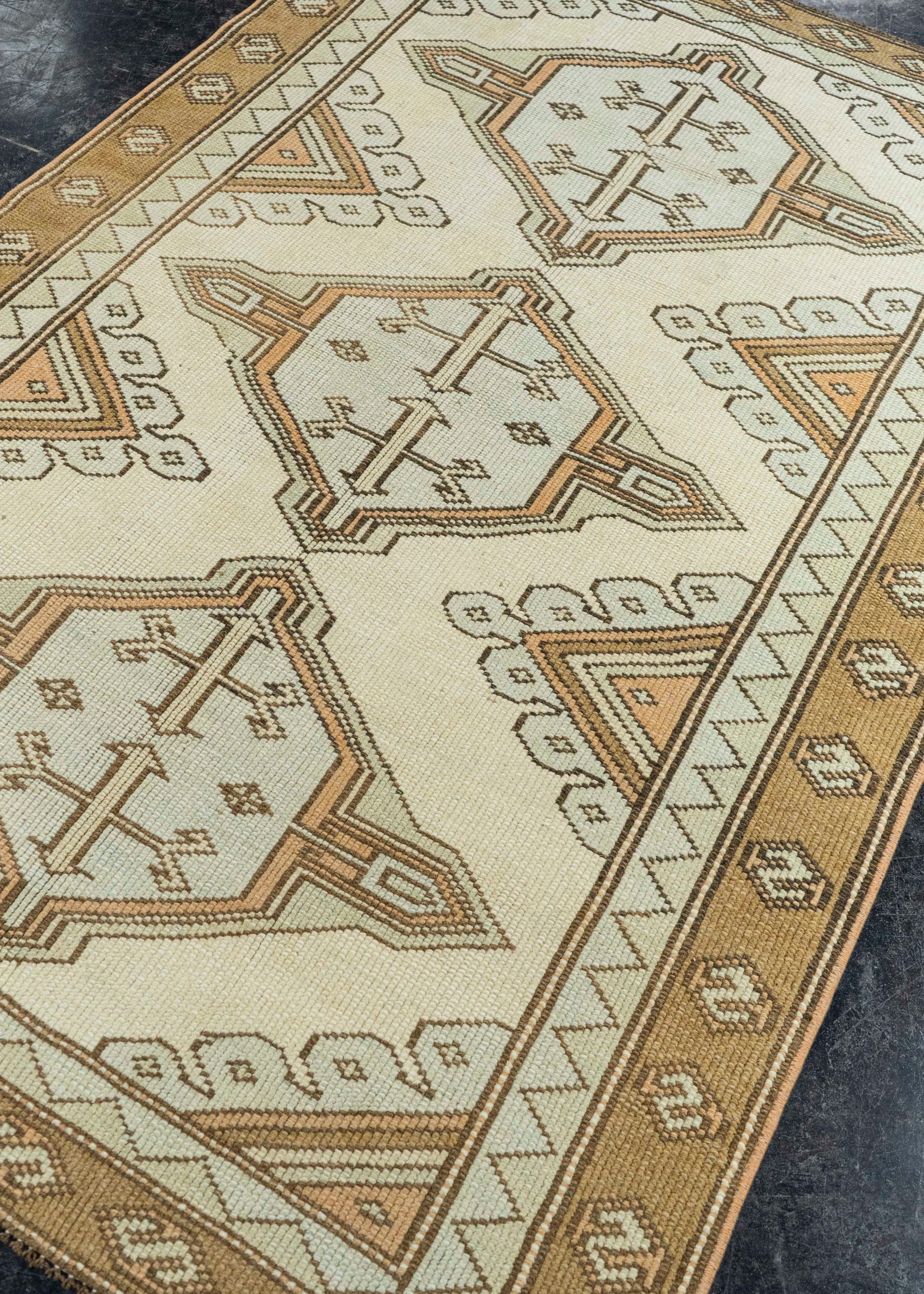 Vıntage Rug 4'0" x 6'0" #22758