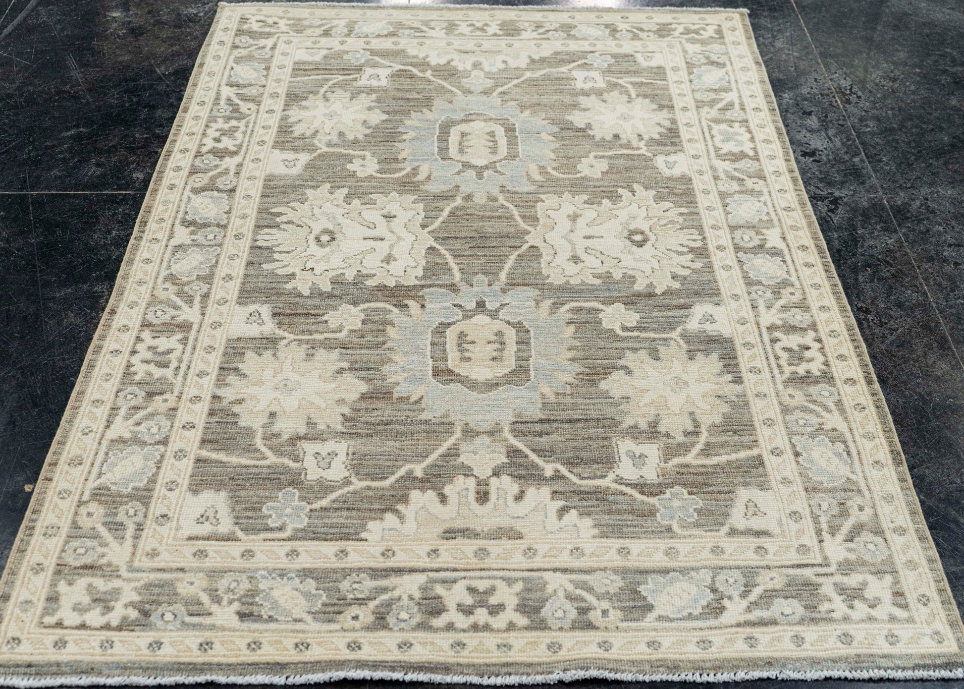 Oushak Rug 4'0" x 5'11" #22725