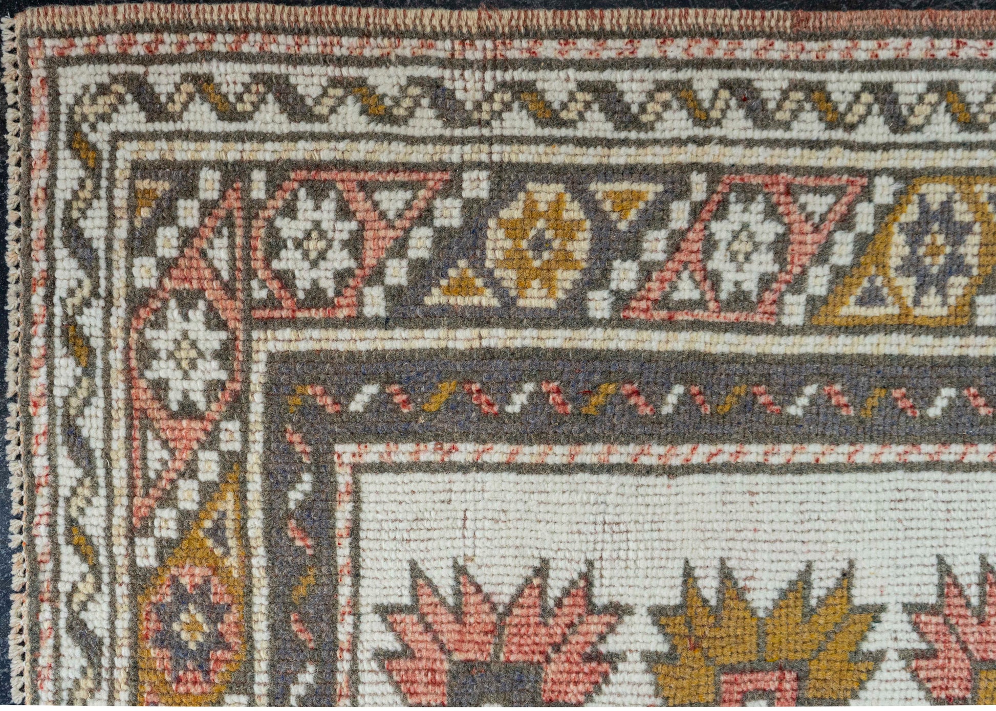 Turkish Vintage Rug 3' x 7'10" #20682