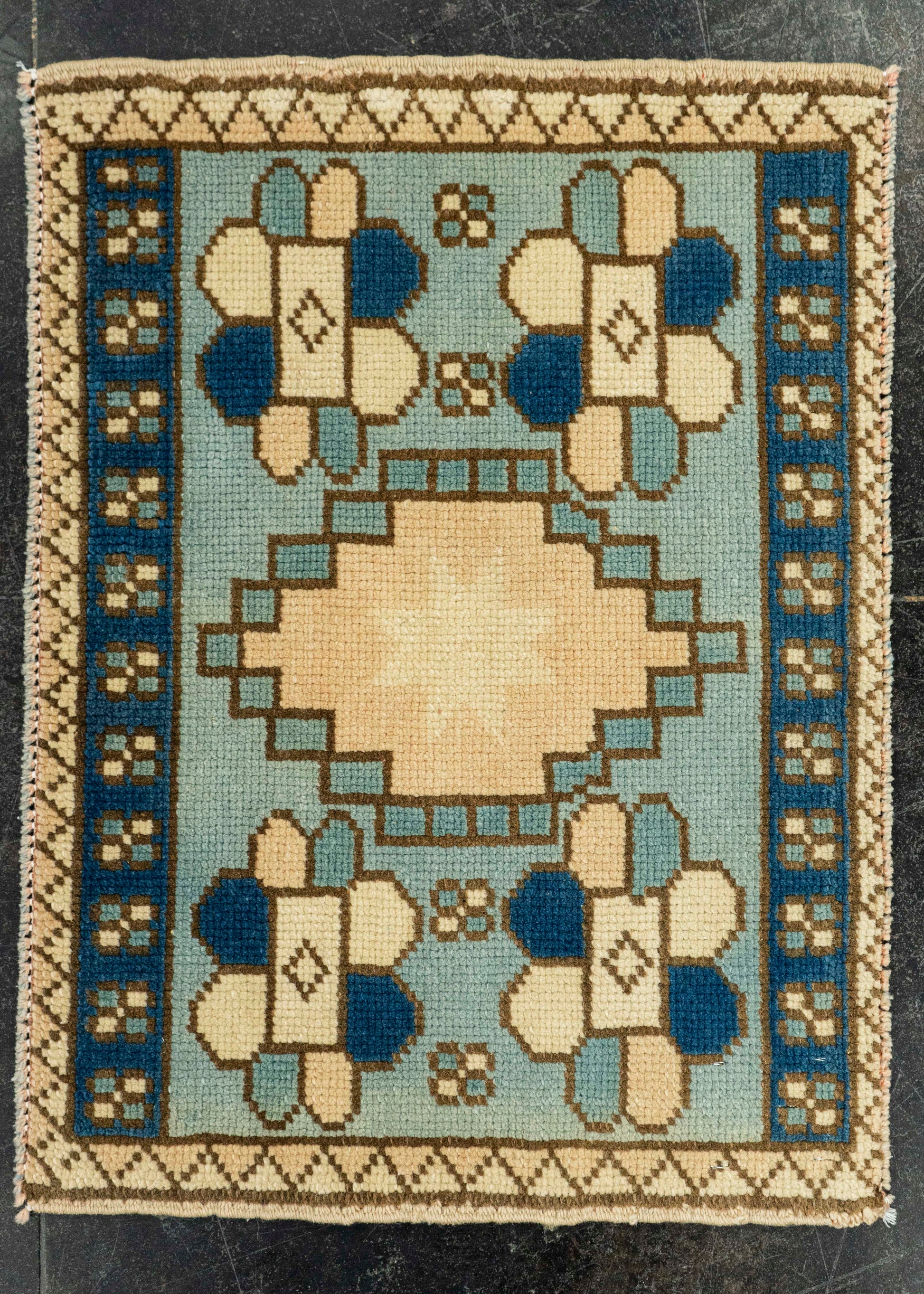 Turkish Yastik Rug  1'6" x  2'1" #23647