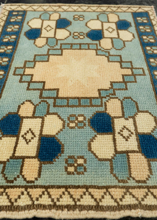 Turkish Yastik Rug  1'6" x  2'1" #23647