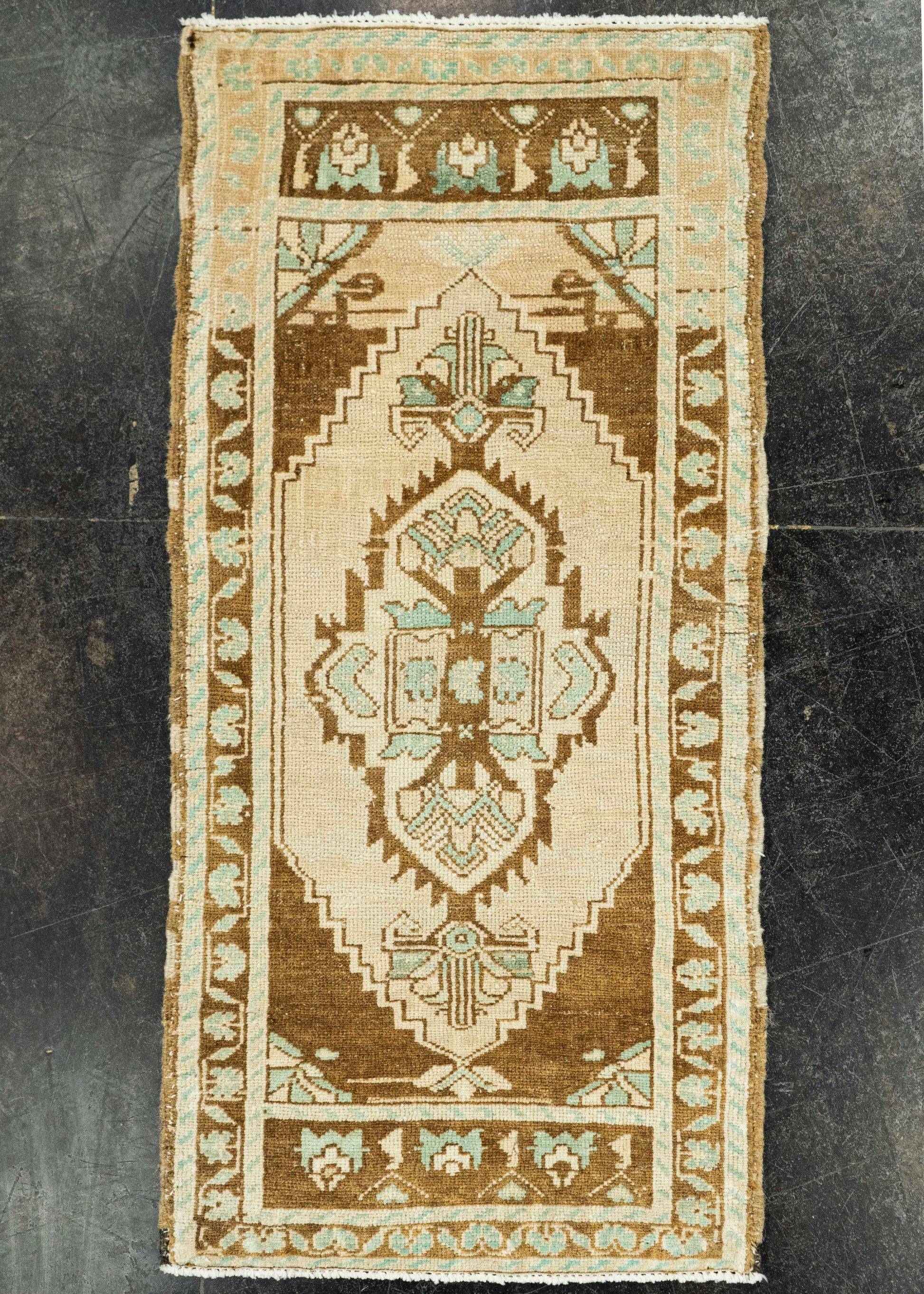 Turkish Yastik Rug  1'7" x  3'4" #23617
