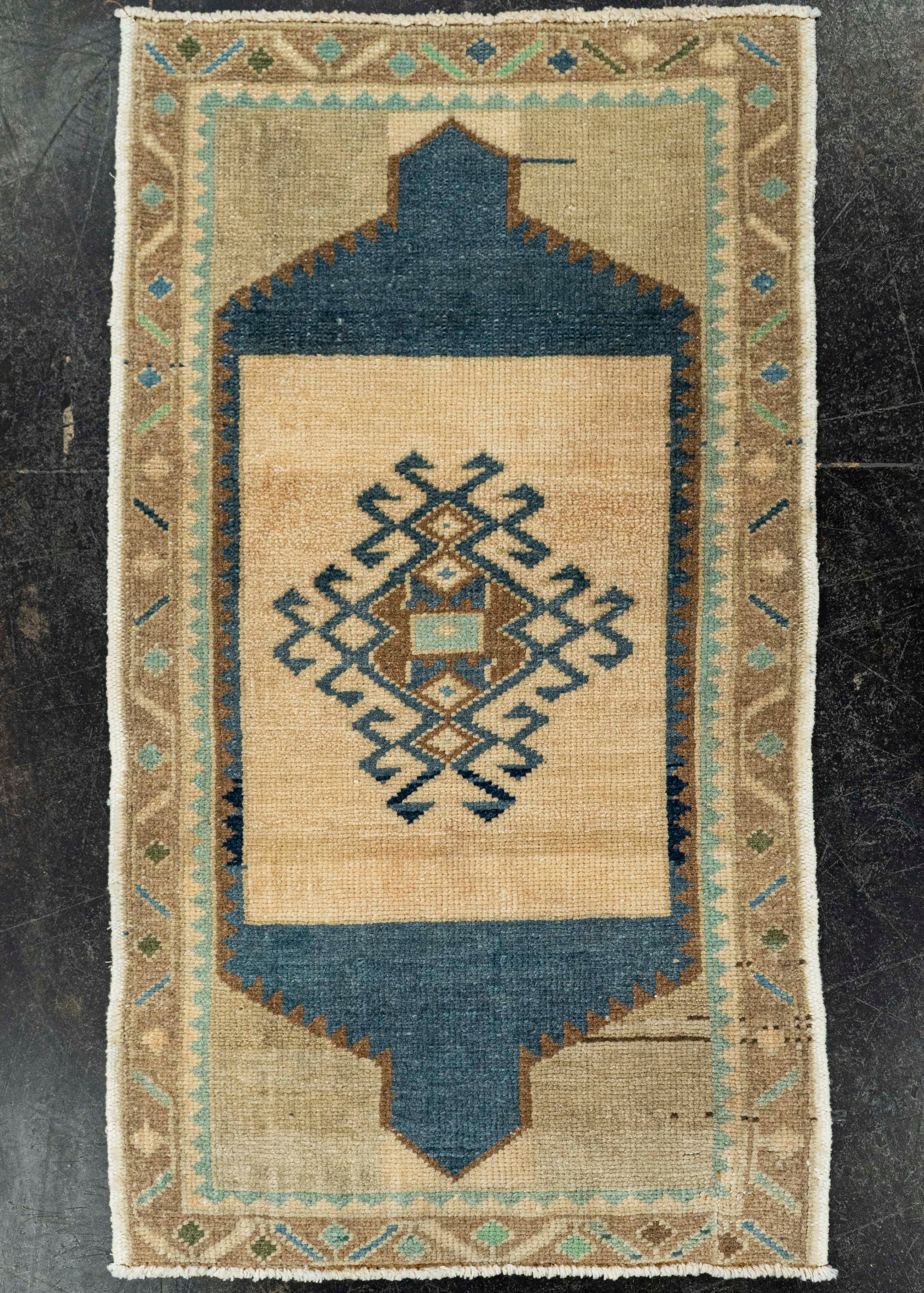 Turkish Yastik Rug  1'7" x  2'10" #22650