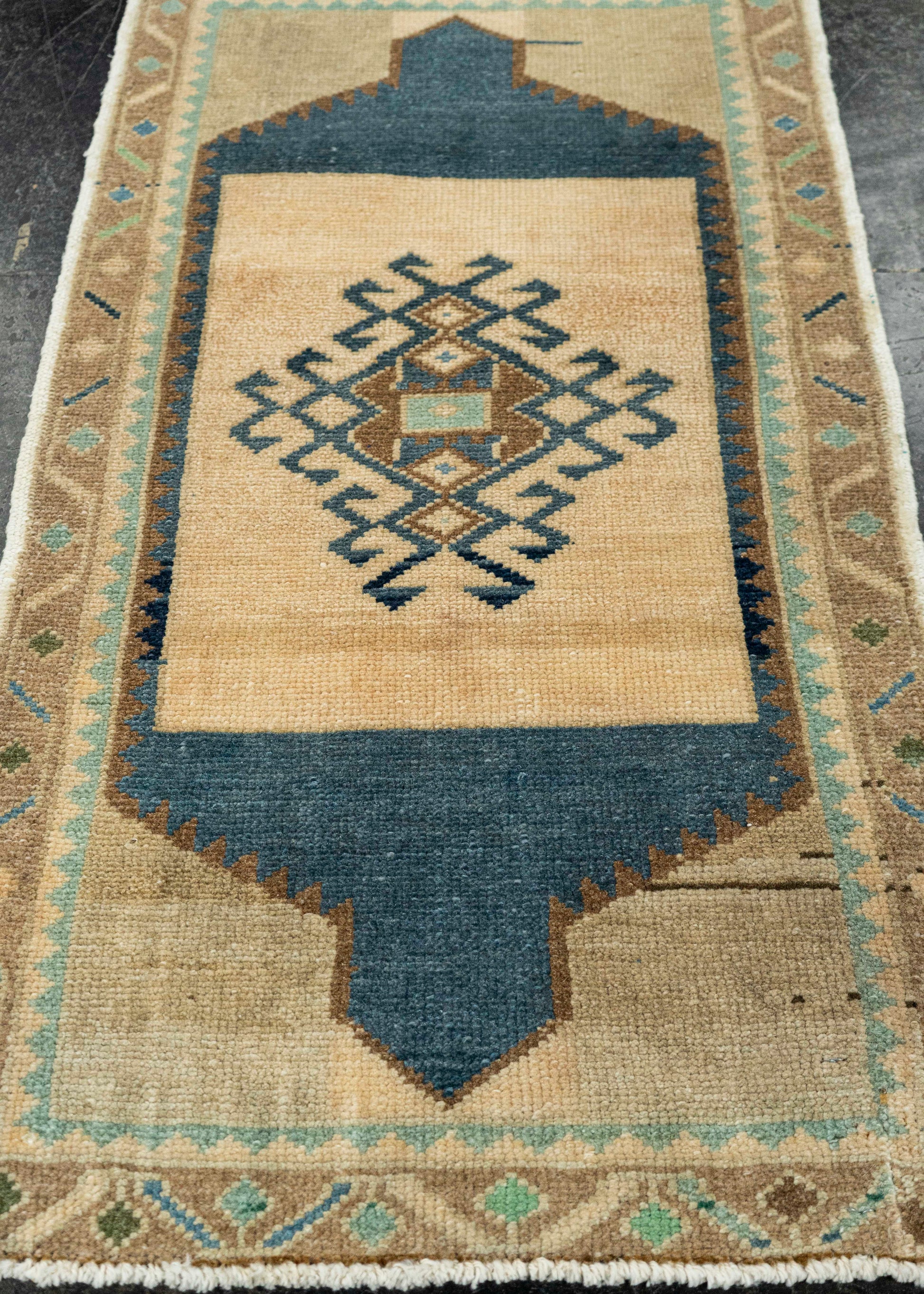 Turkish Yastik Rug  1'7" x  2'10" #22650