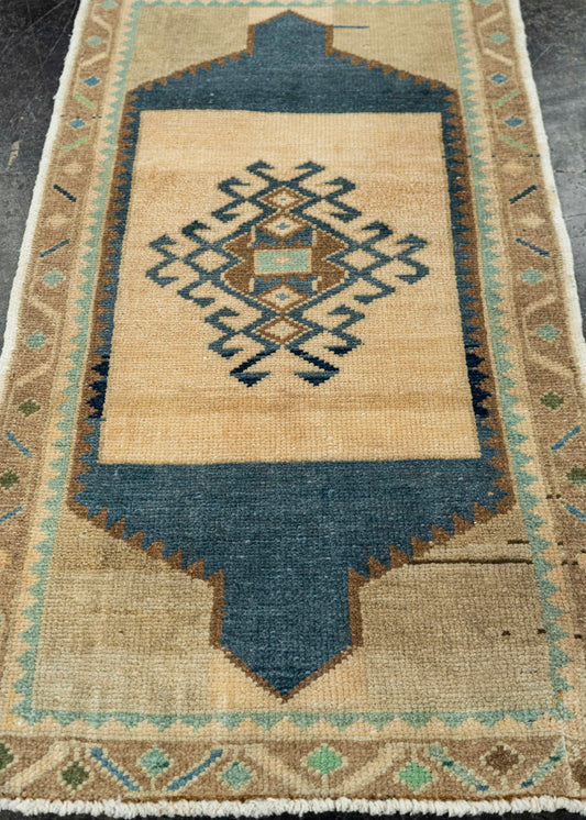 Turkish Yastik Rug  1'7" x  2'10" #22650