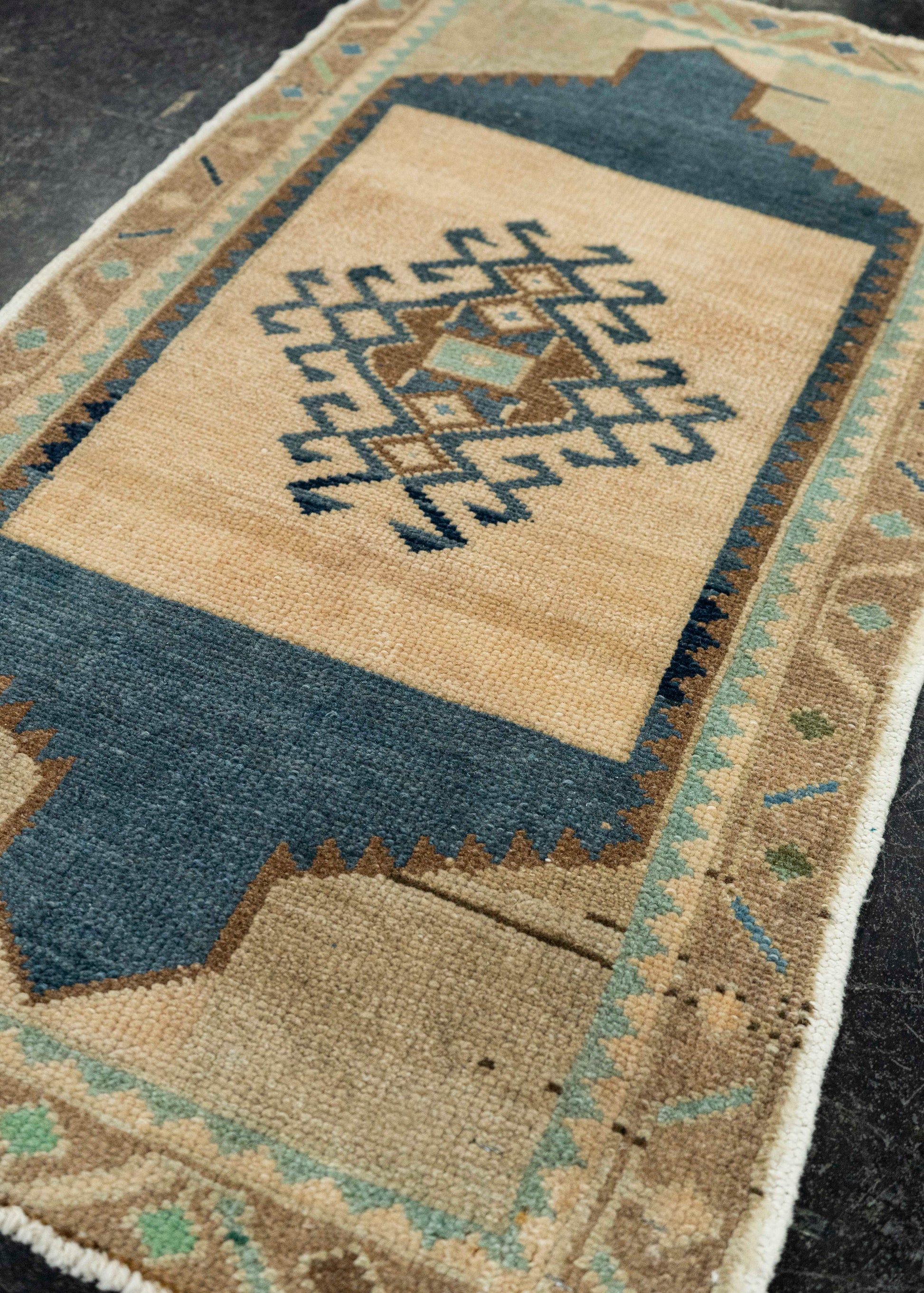 Turkish Yastik Rug  1'7" x  2'10" #22650
