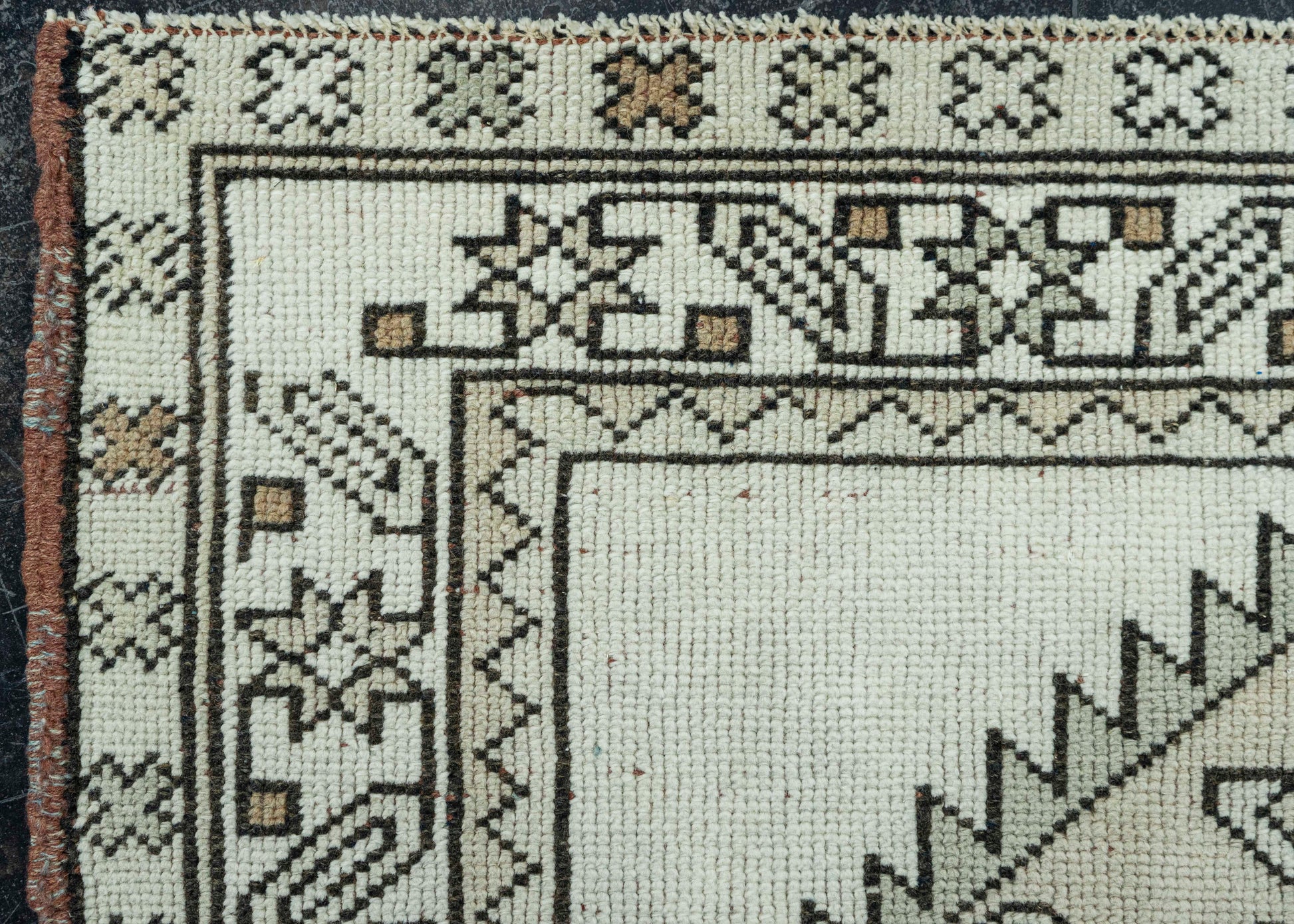 Turkish Vintage Rug  2'6" x 3'5" #20672