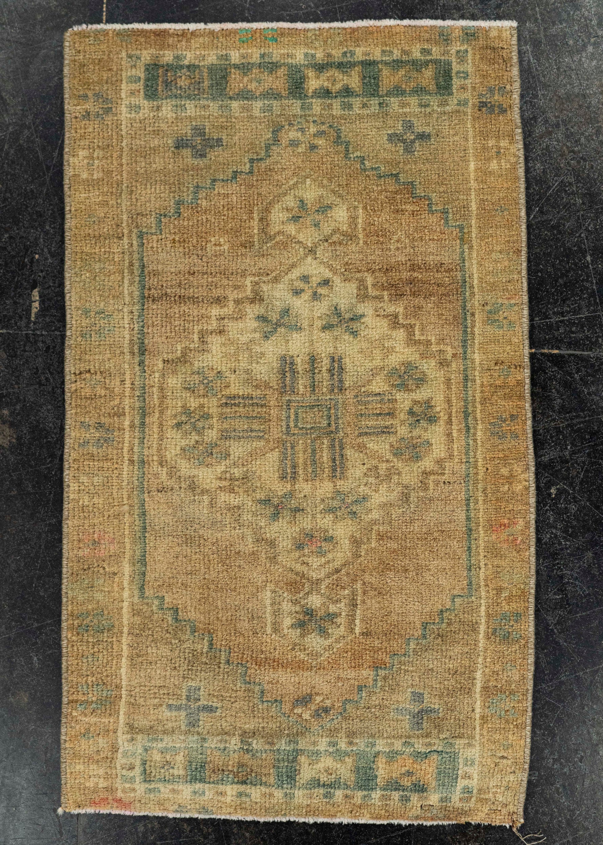 Turkish Yastik Rug  1'7" x  2'9" #22103