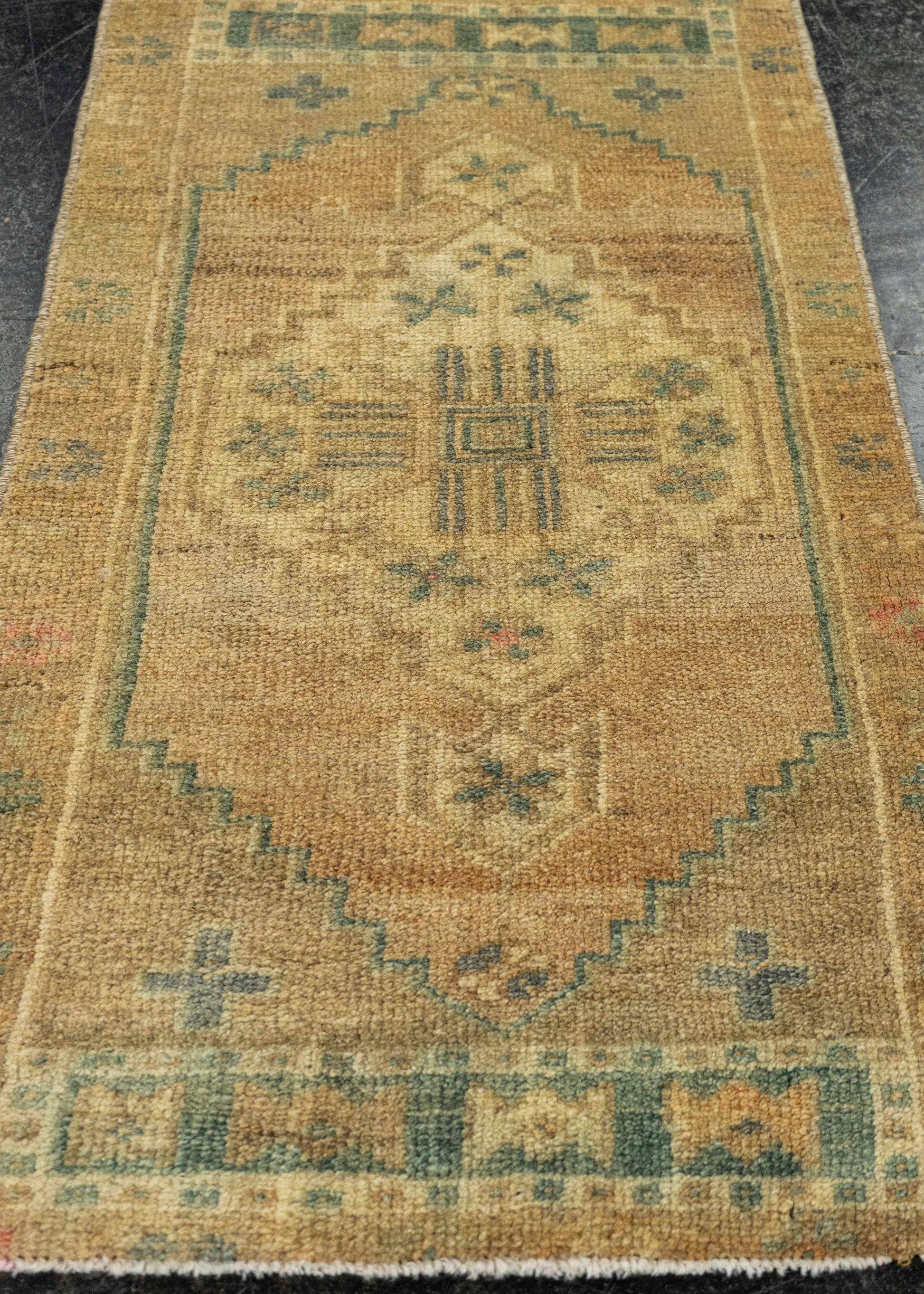 Turkish Yastik Rug  1'7" x  2'9" #22103