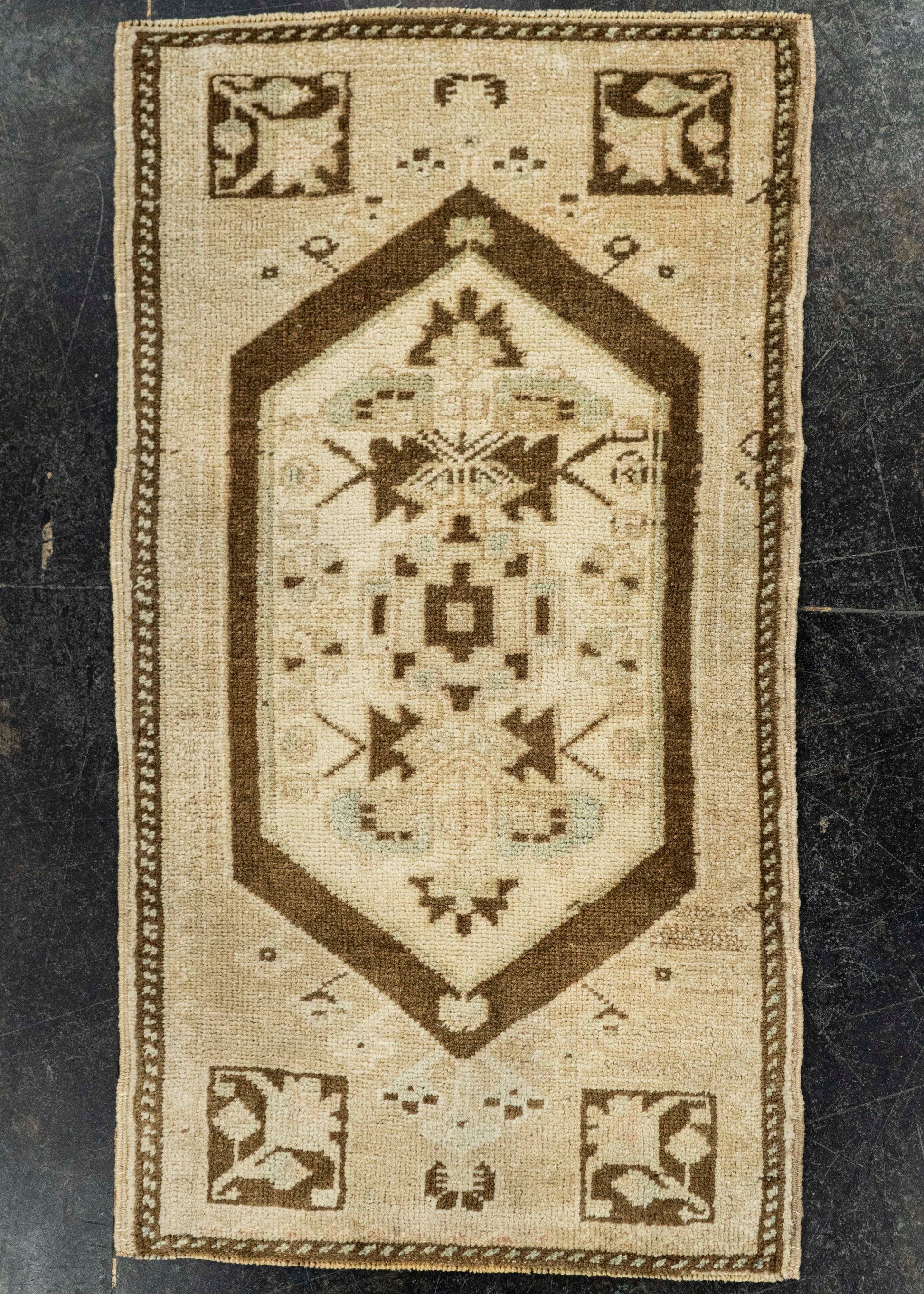 Turkish Yastik Rug  1'7" x  2'10" #22081