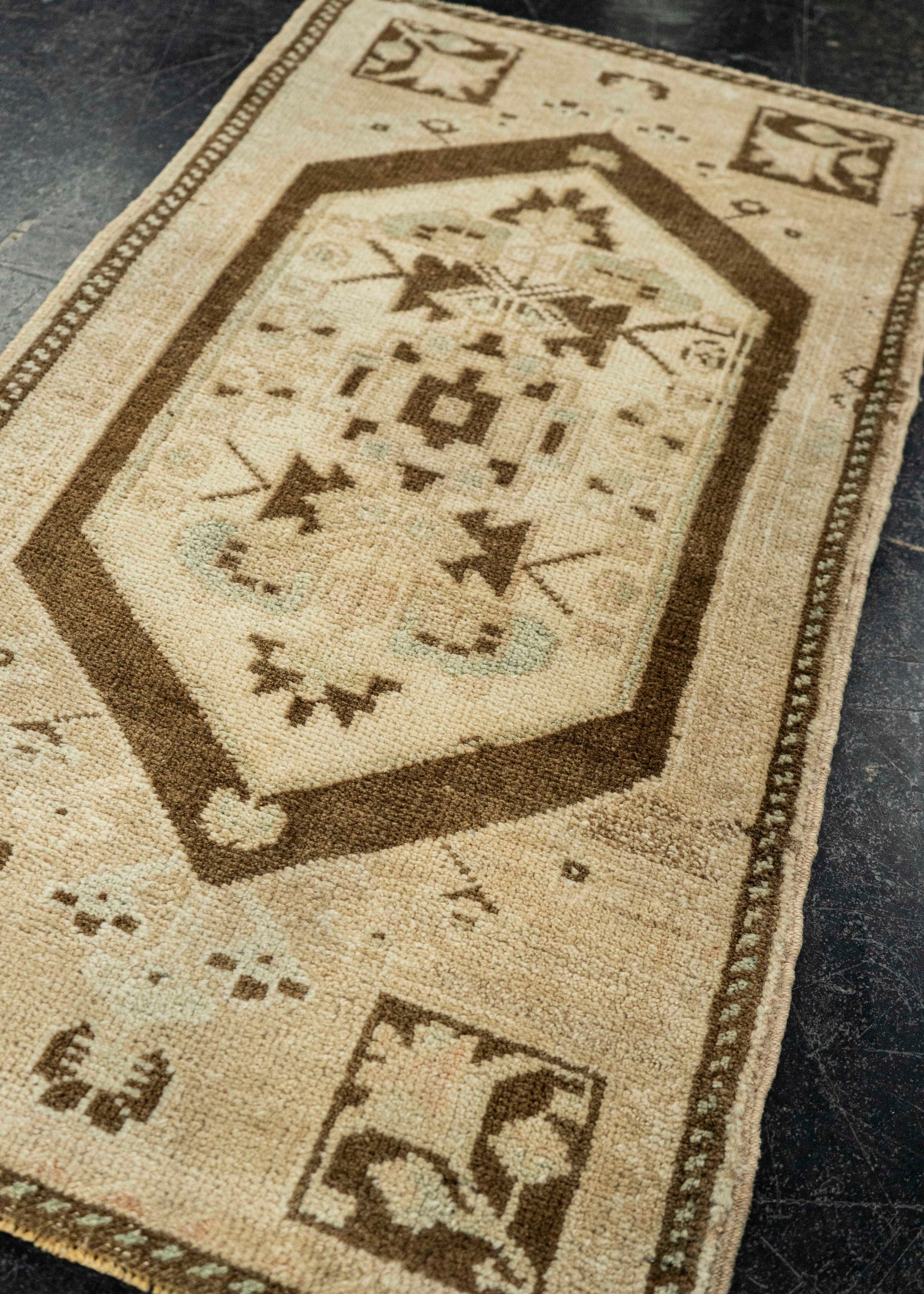 Turkish Yastik Rug  1'7" x  2'10" #22081