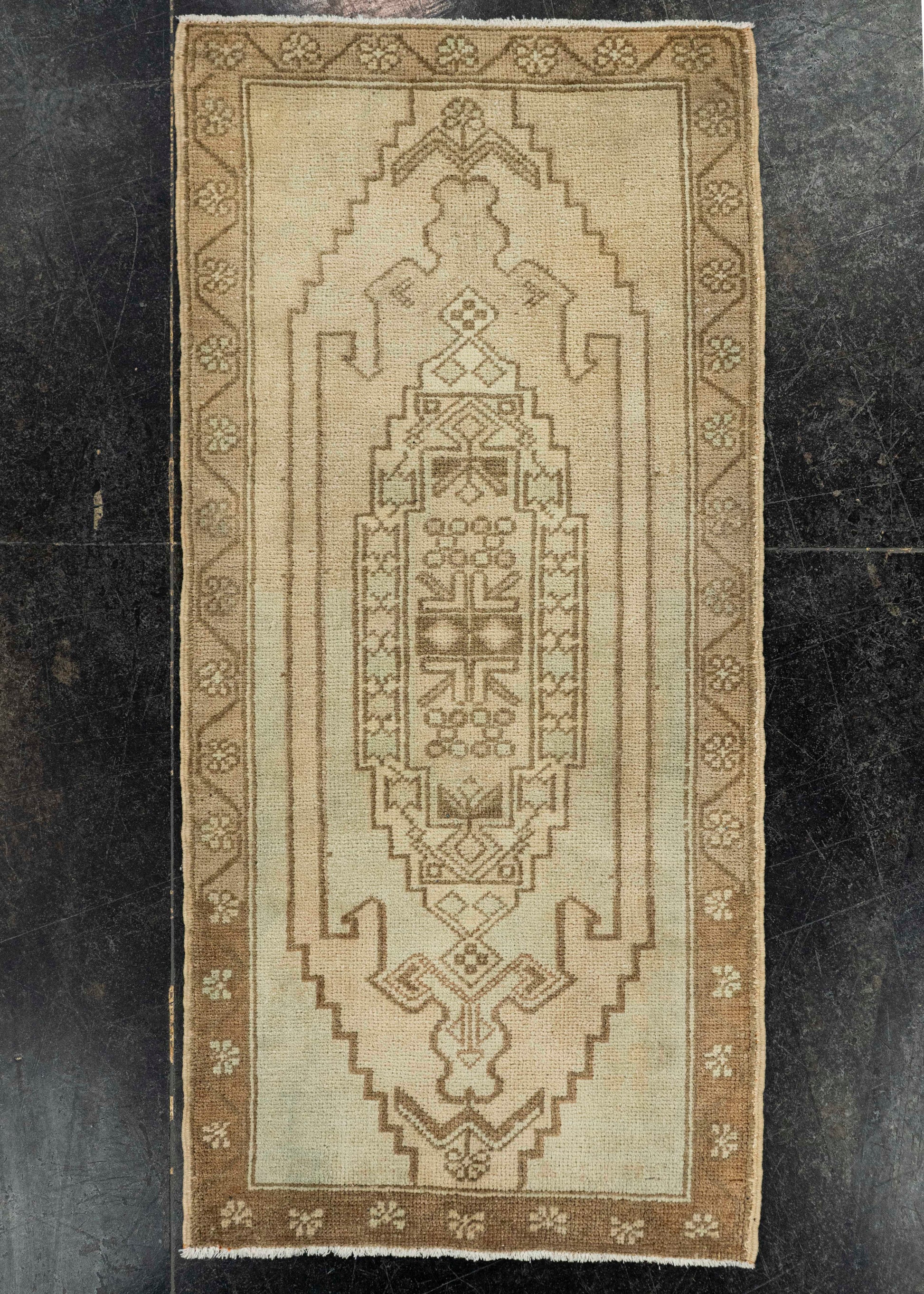Turkish Yastik Rug  1'8" x  3'6" #22012