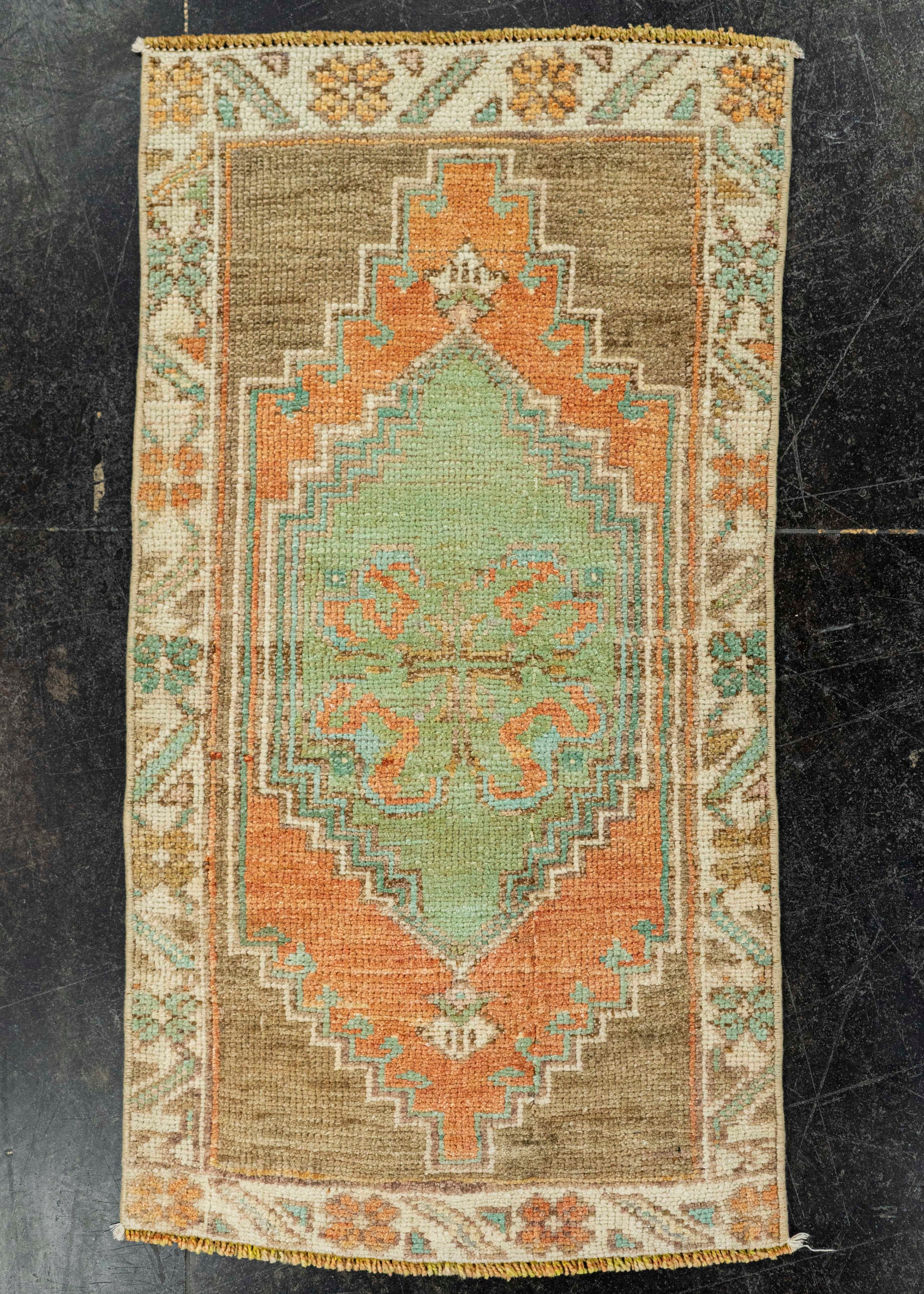 Turkish Yastik Rug  1'5" x  2'8" #22517