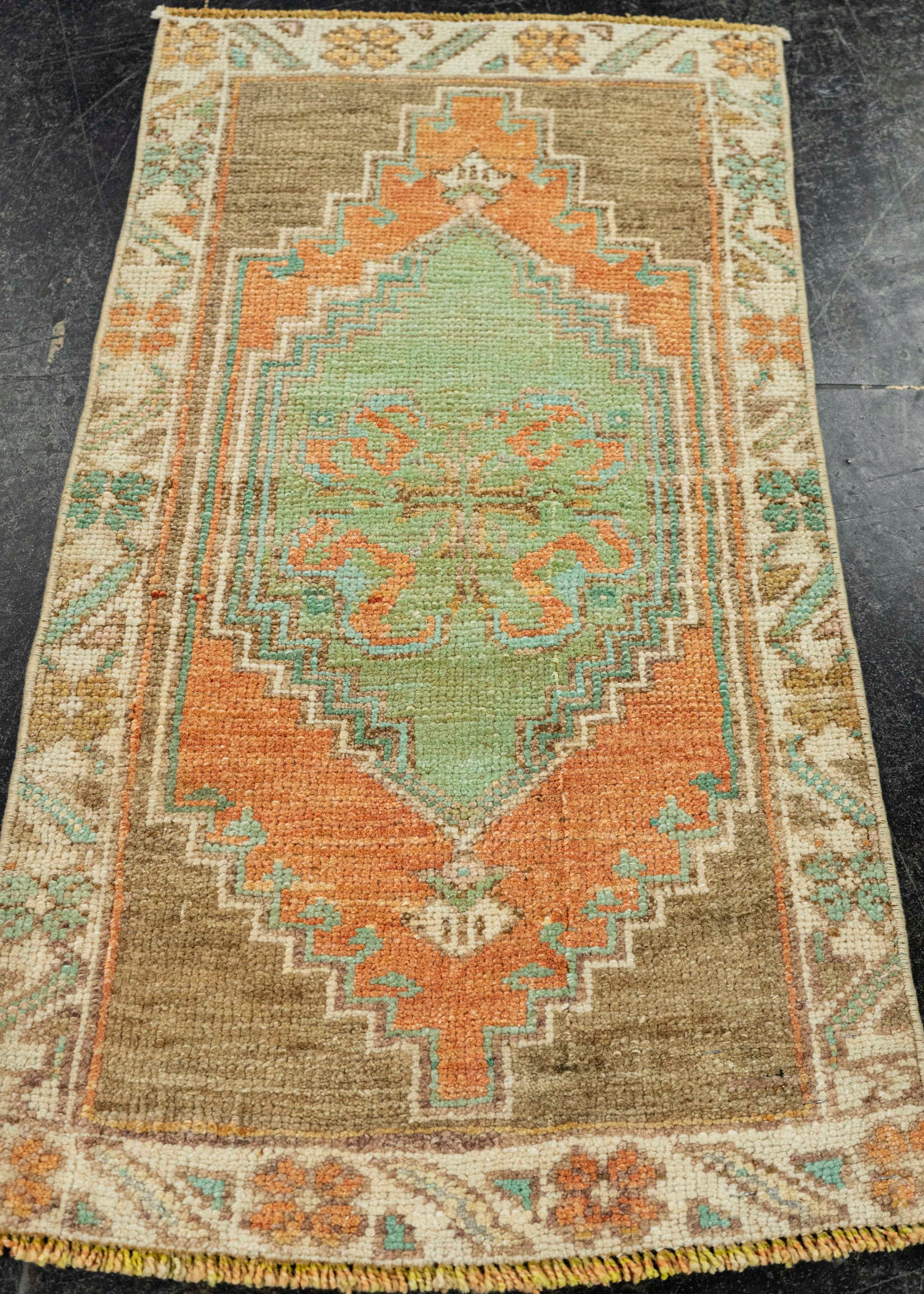 Turkish Yastik Rug  1'5" x  2'8" #22517
