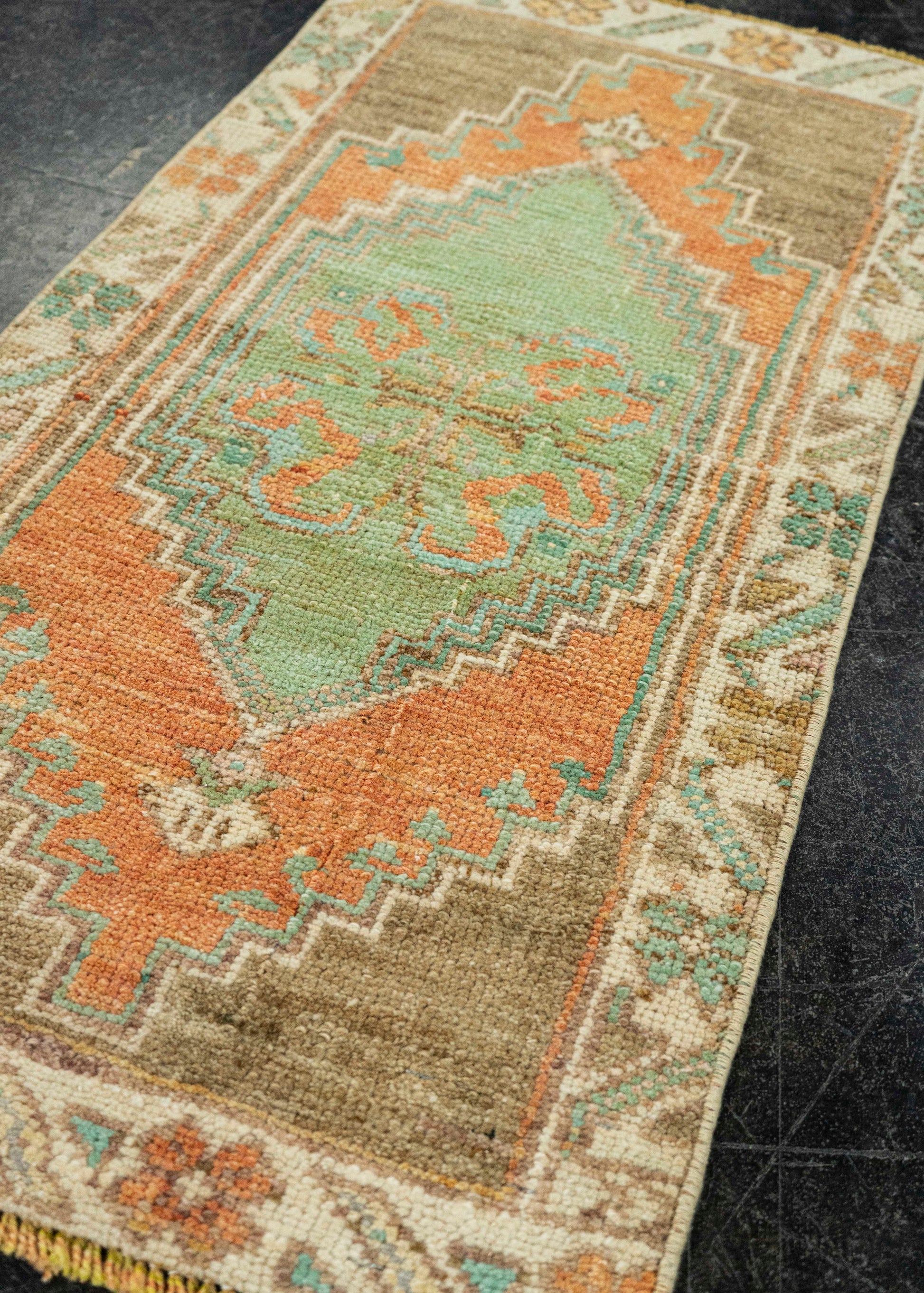 Turkish Yastik Rug  1'5" x  2'8" #22517