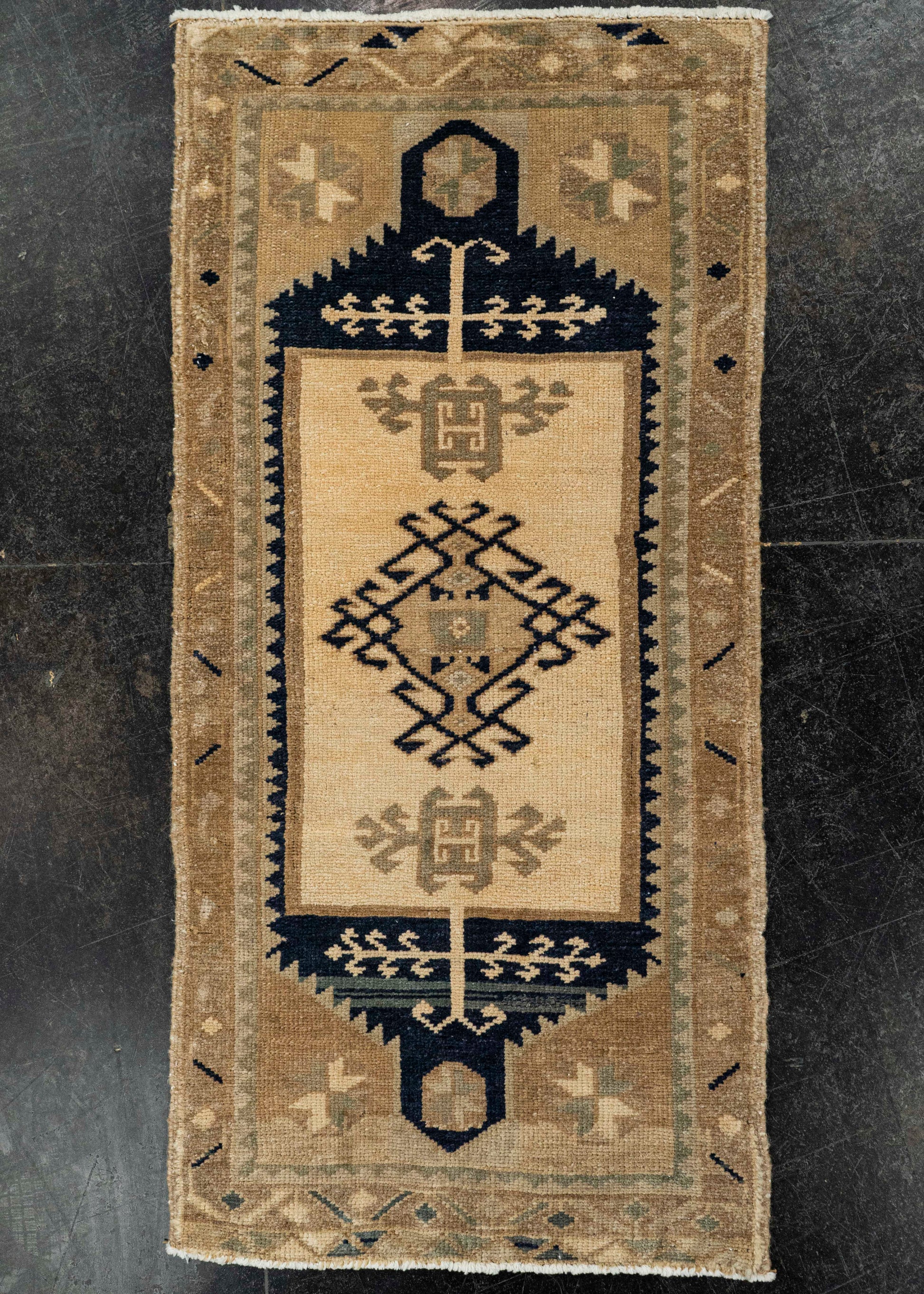 Turkish Yastik Rug  1'9" x  3'8" #22612