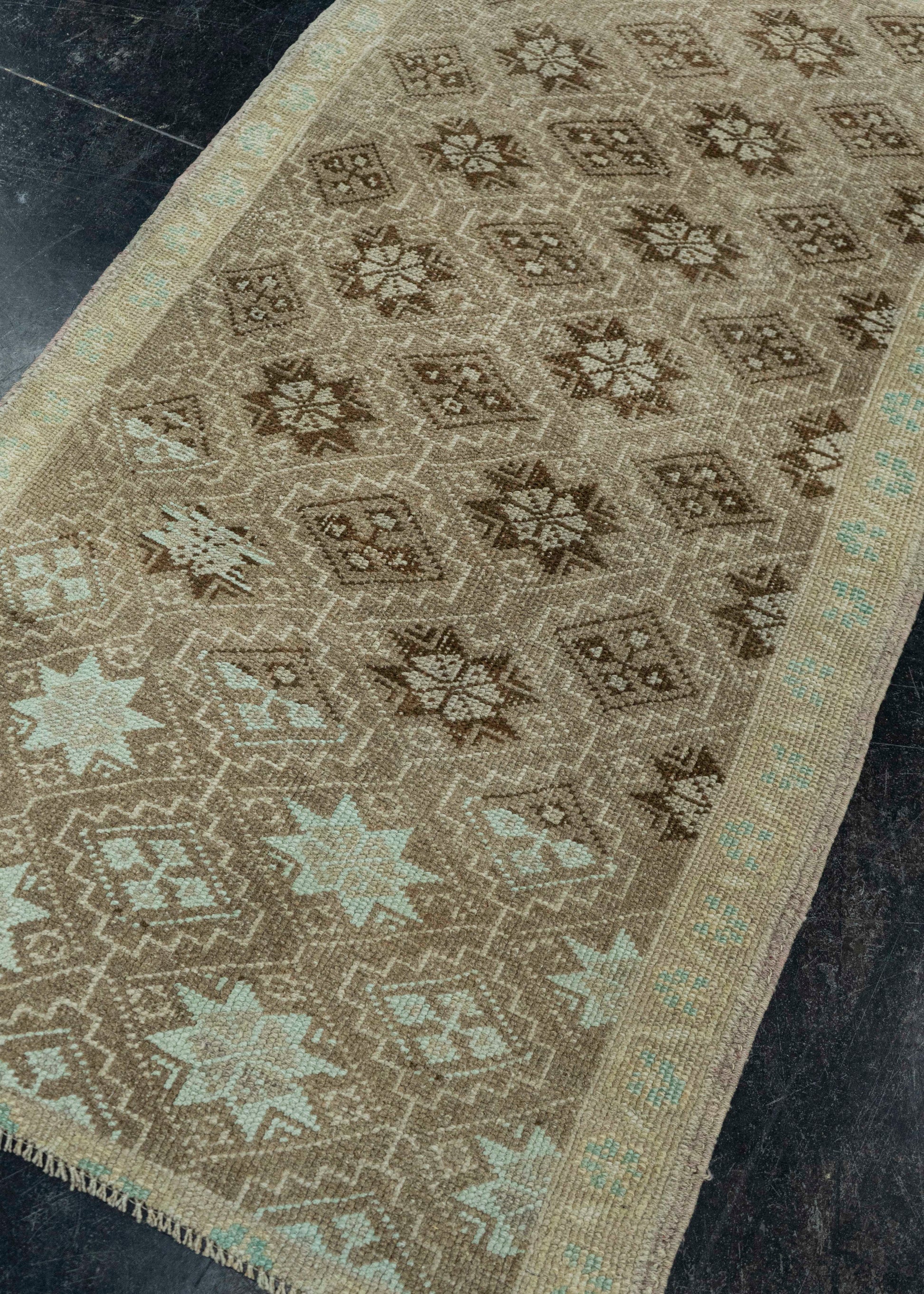 Turkish Vintage Rug  2'8" x 3'5" #20839