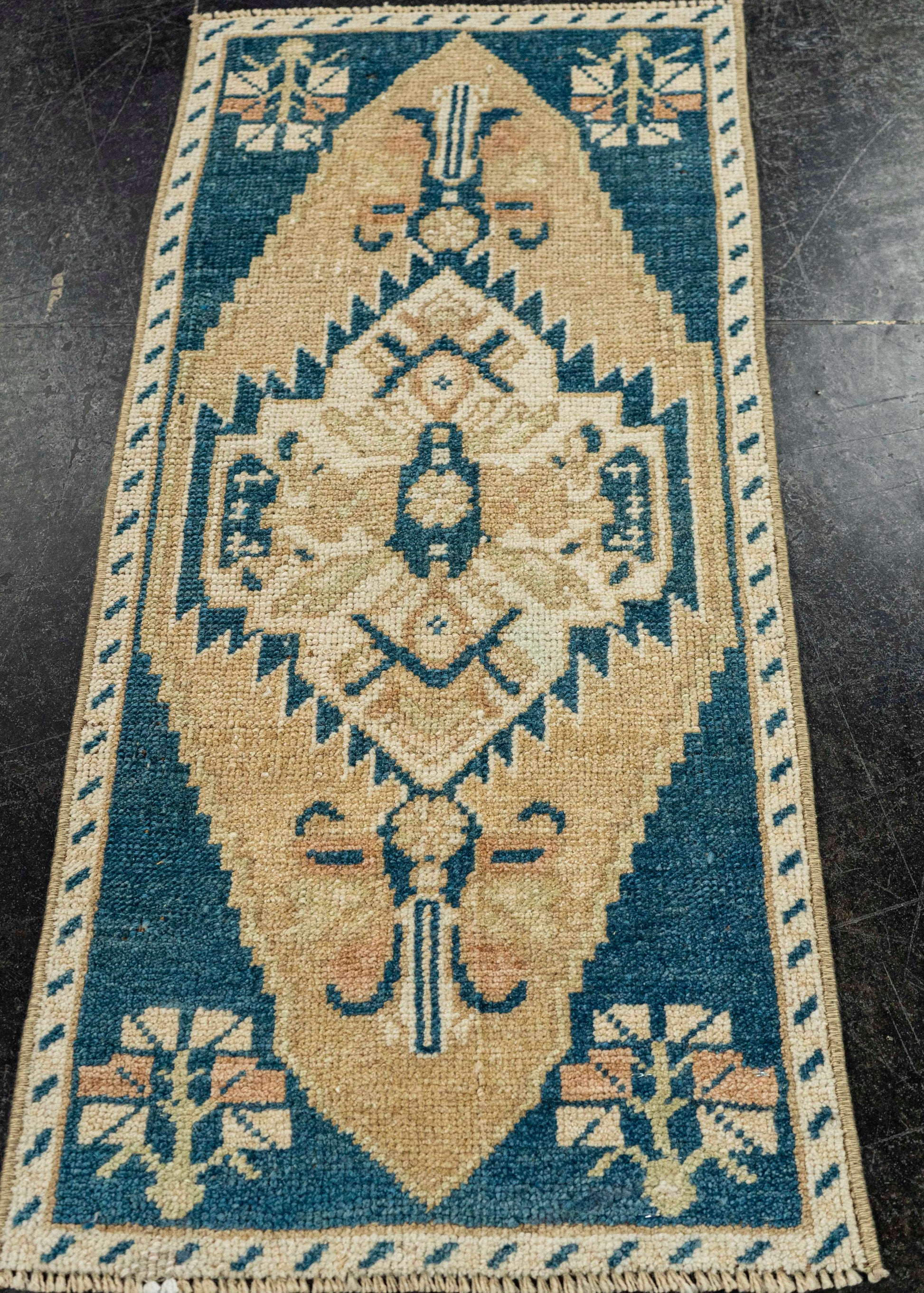 Turkish Yastik Rug  1'3" x  2'10" #22571