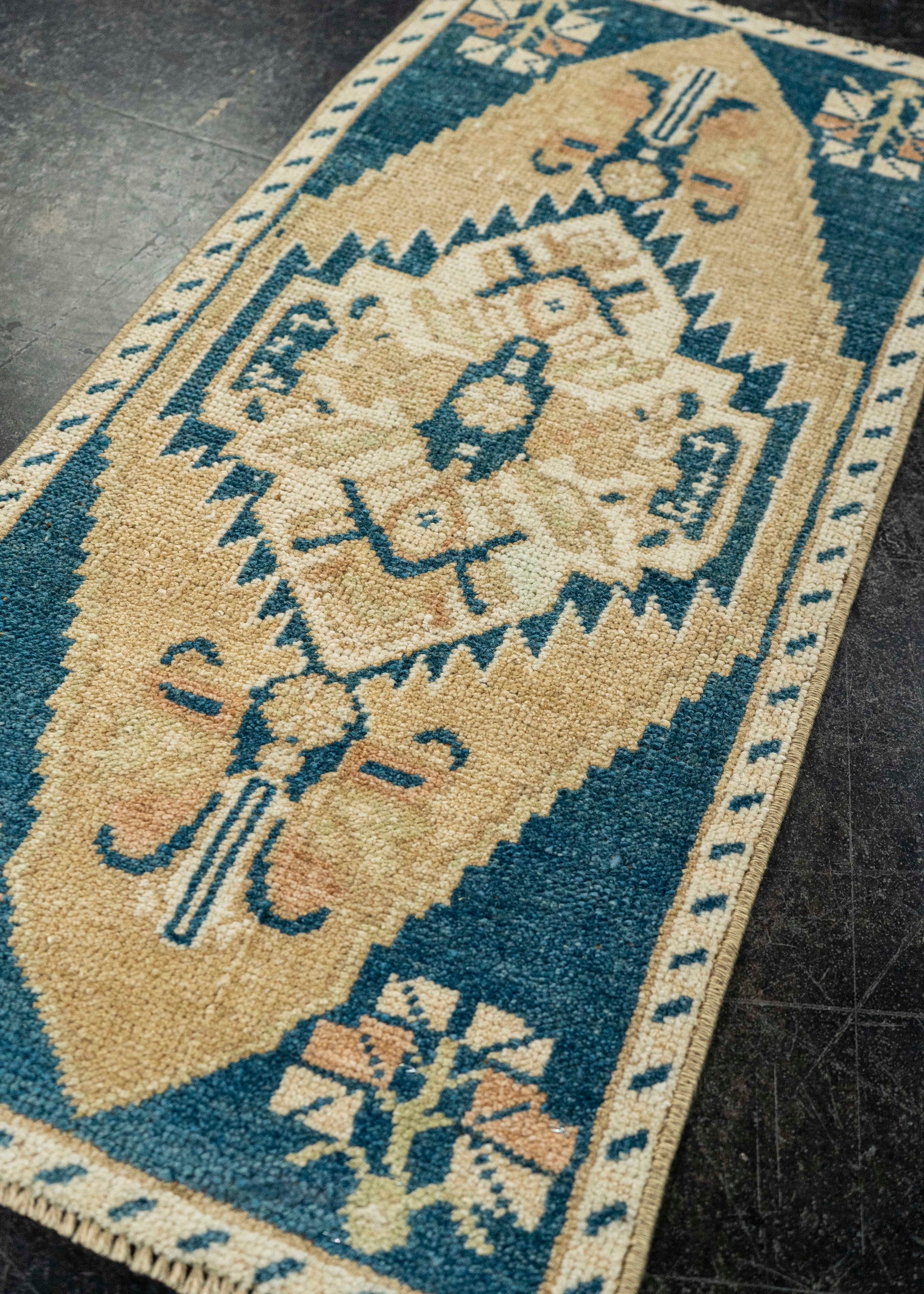 Turkish Yastik Rug  1'3" x  2'10" #22571