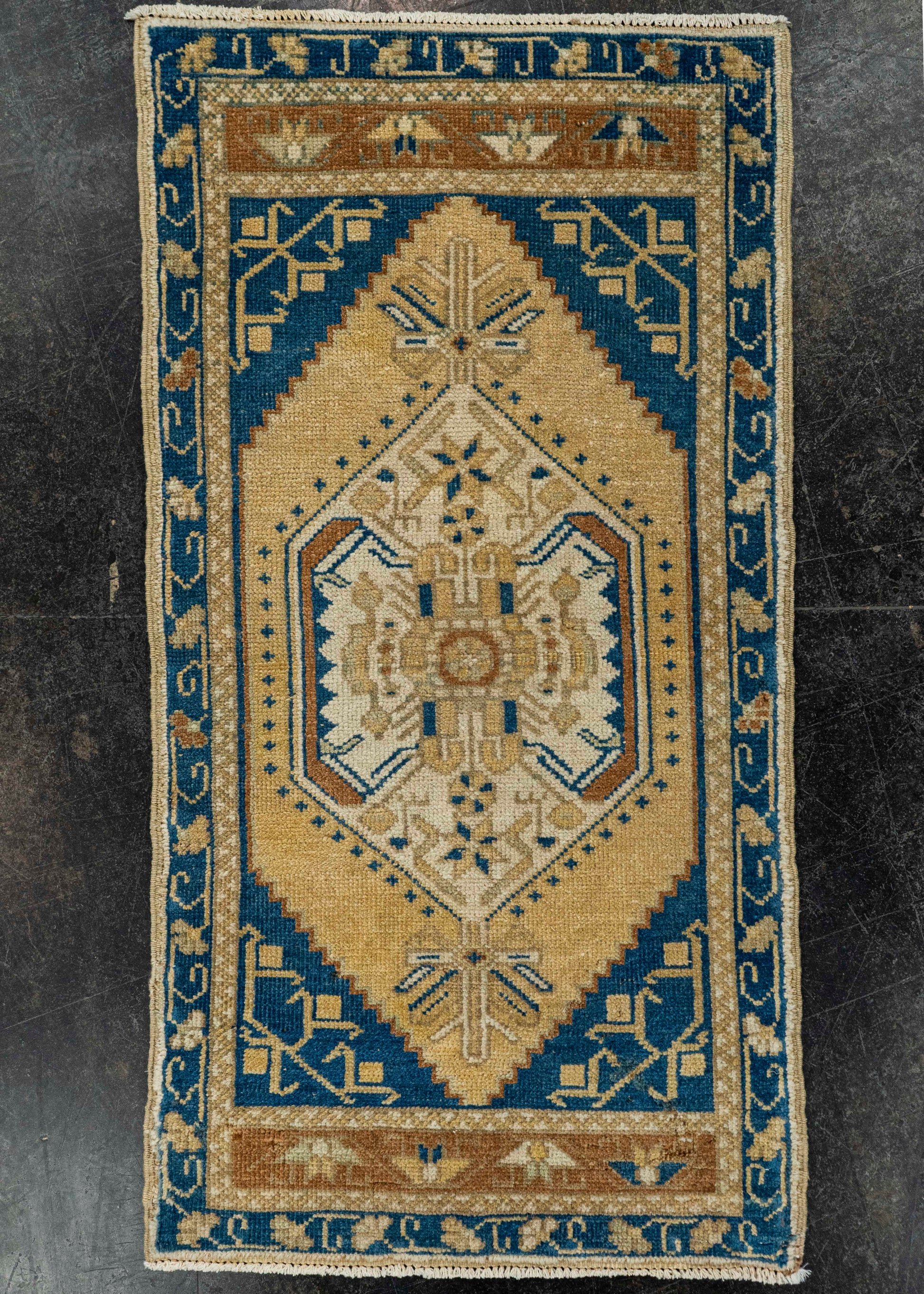 Turkish Yastik Rug  2'10" x  3'5" #22607