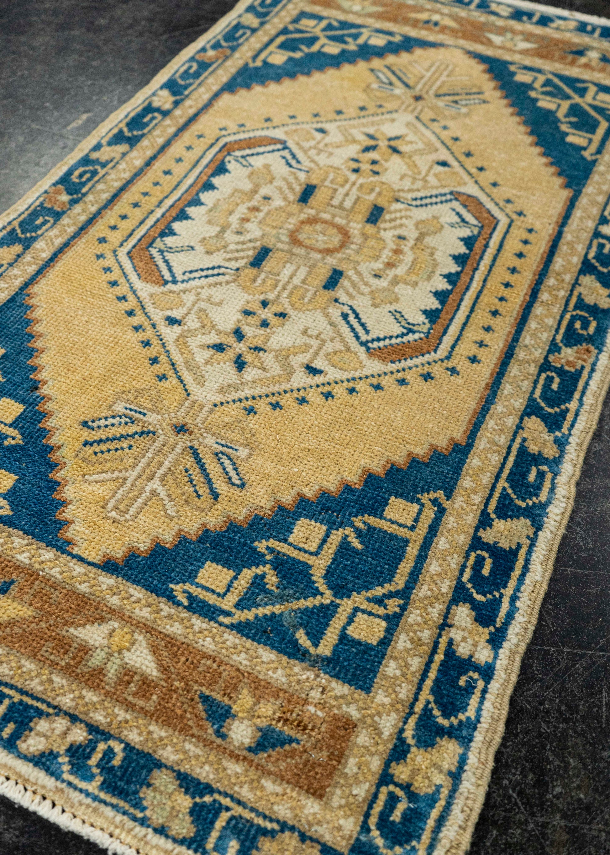 Turkish Yastik Rug  2'10" x  3'5" #22607