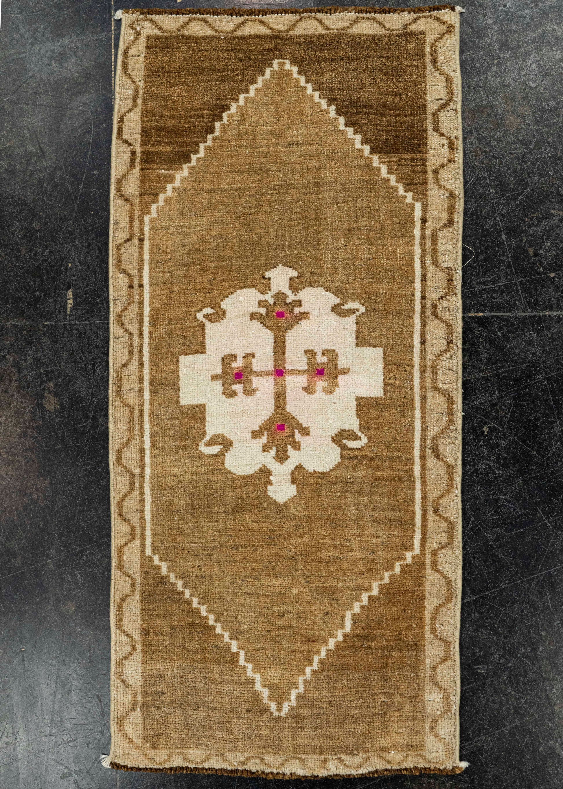 Turkish Yastik Rug  1'7" x  3'3" #22589