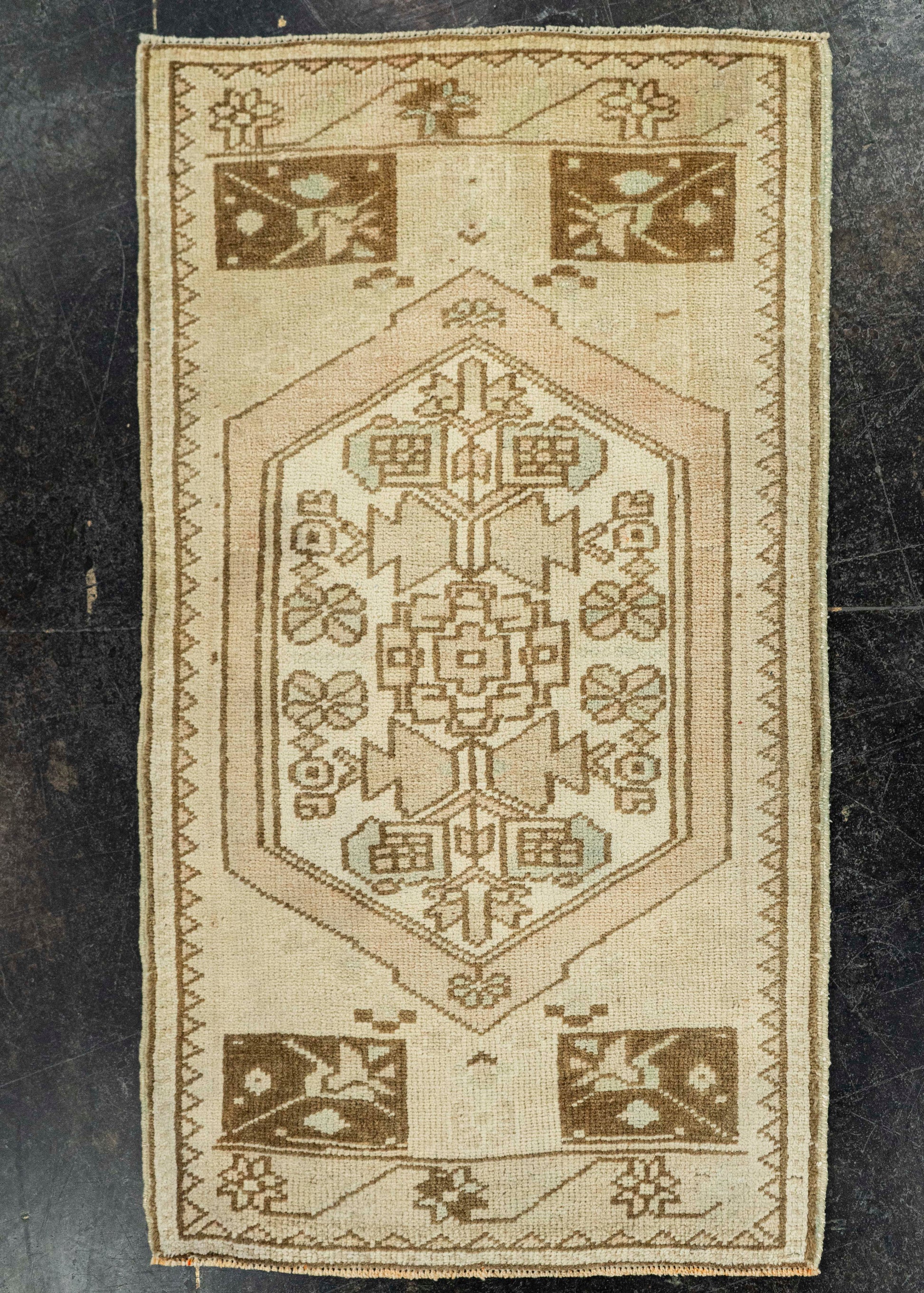 Turkish Yastik Rug  1'8" x  2'11" #22024