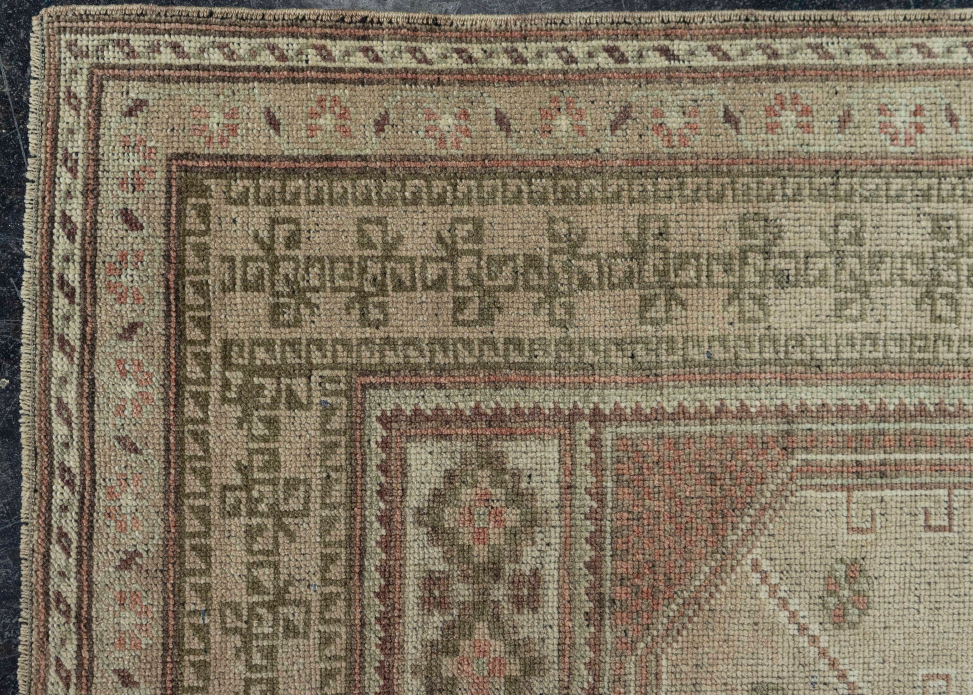 Turkish Vintage Rug  3'7" x 6'7" #20721