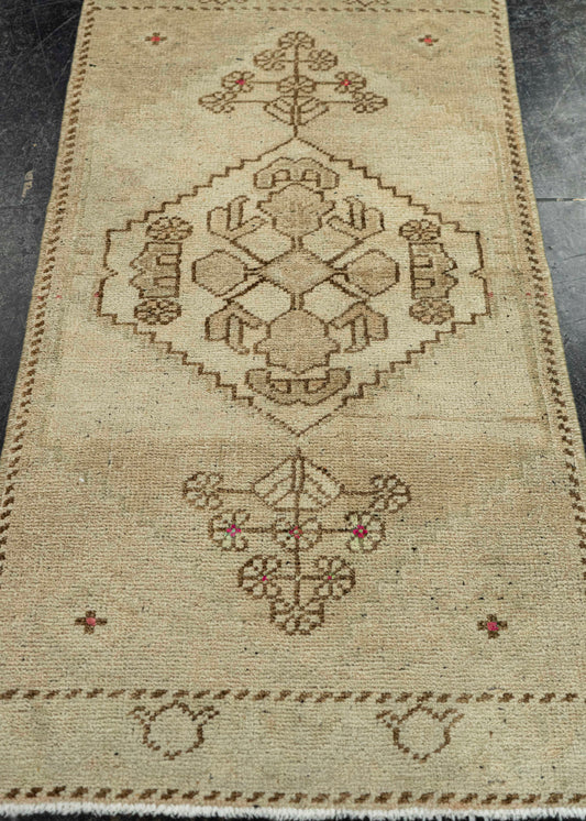 Turkish Yastik Rug  1'6" x  2'10" #22102