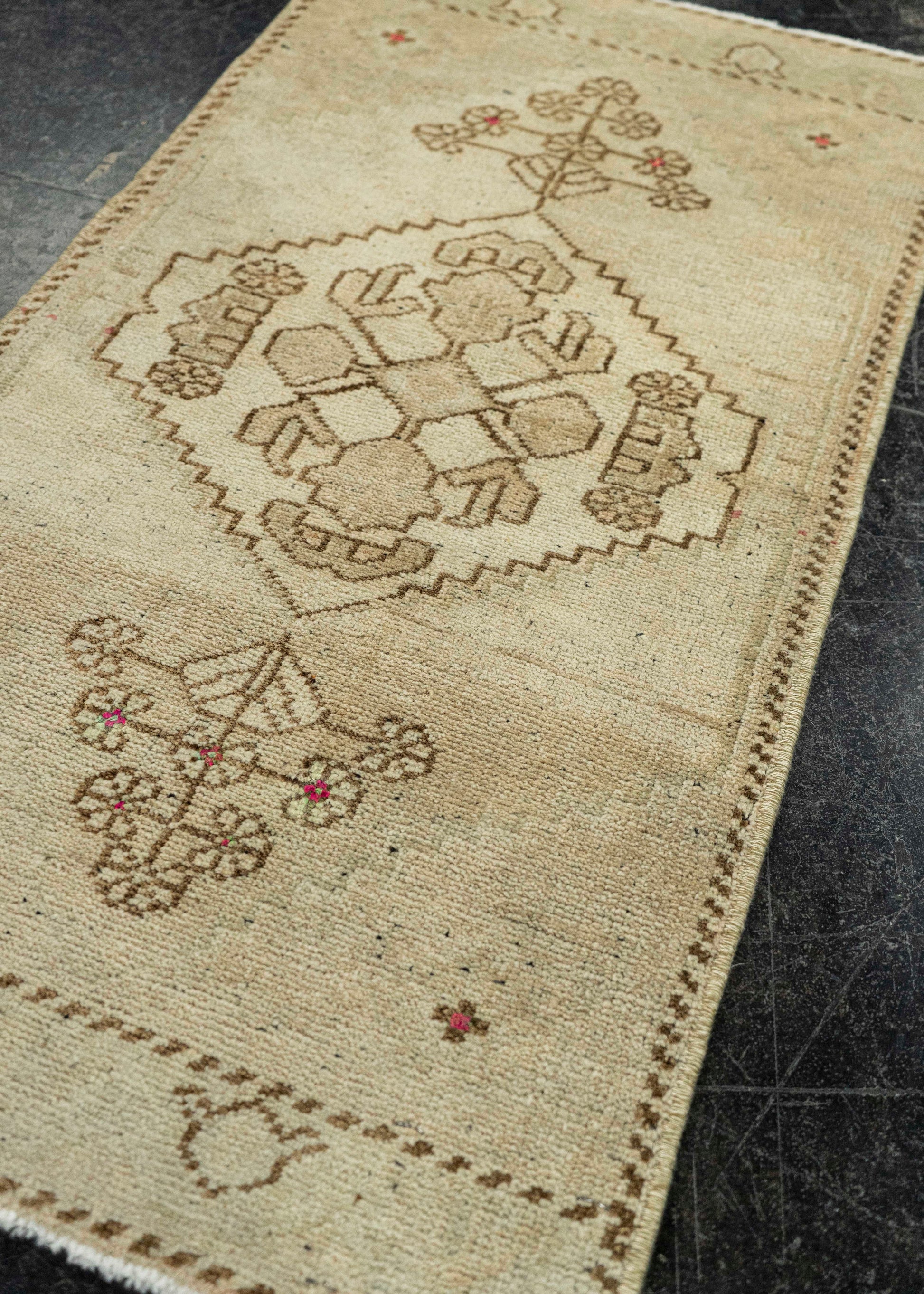 Turkish Yastik Rug  1'6" x  2'10" #22102