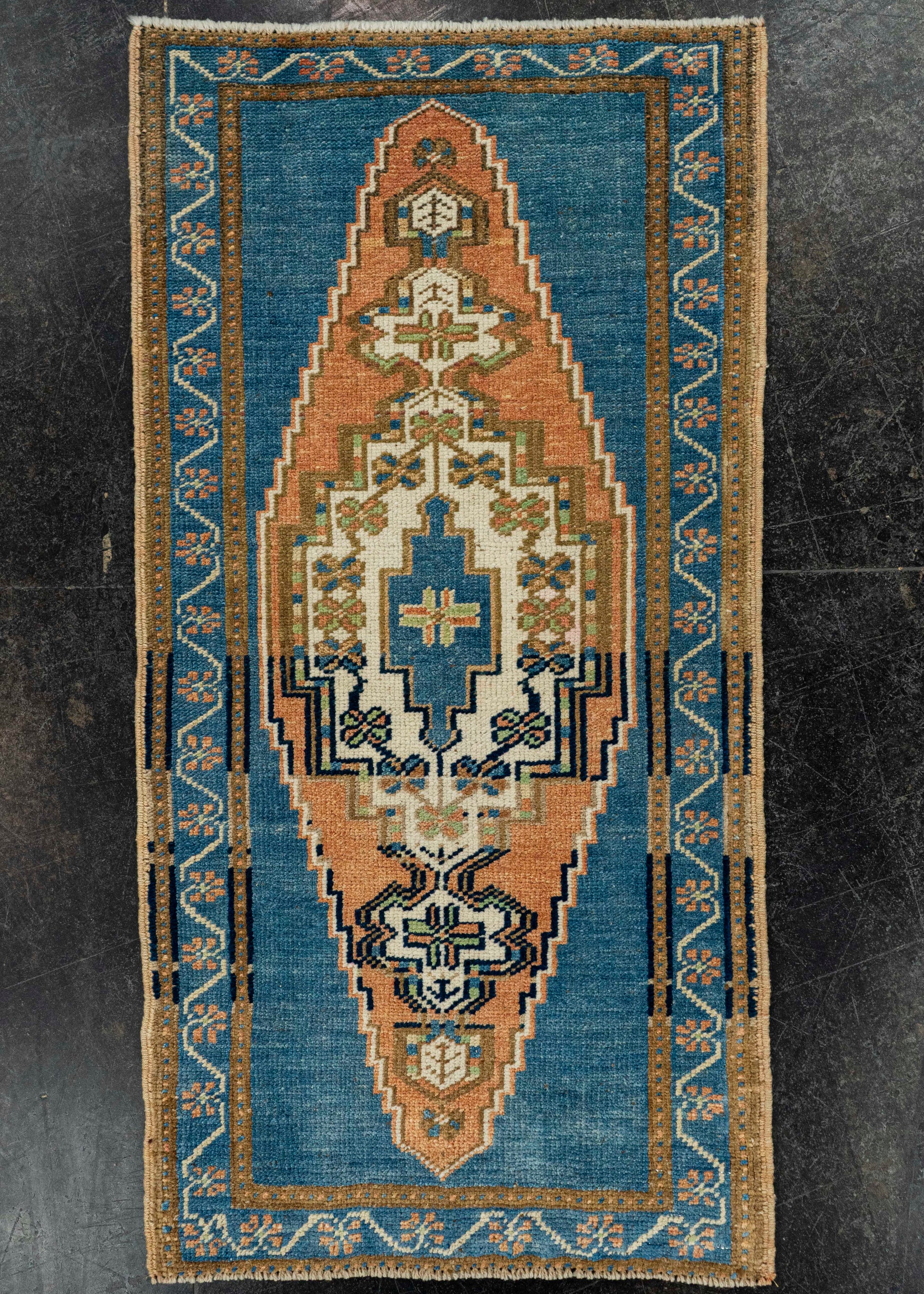 Turkish Yastik Rug  1'9" x  3'5" #22624