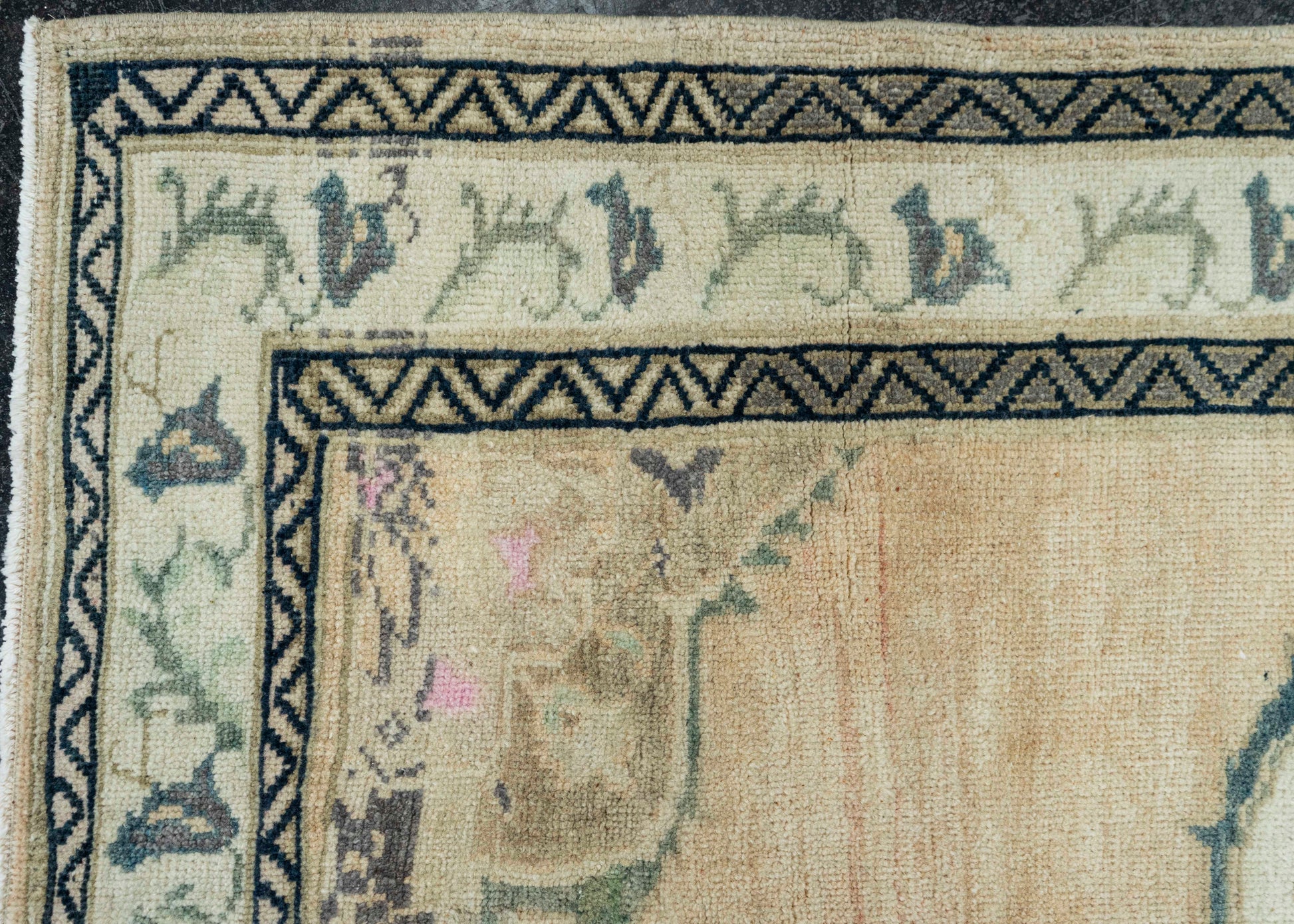 Turkish Vintage Rug  3'11" x 6' #20704