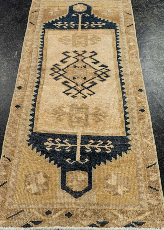 Turkish Yastik Rug  1'7" x  3'8" #22605