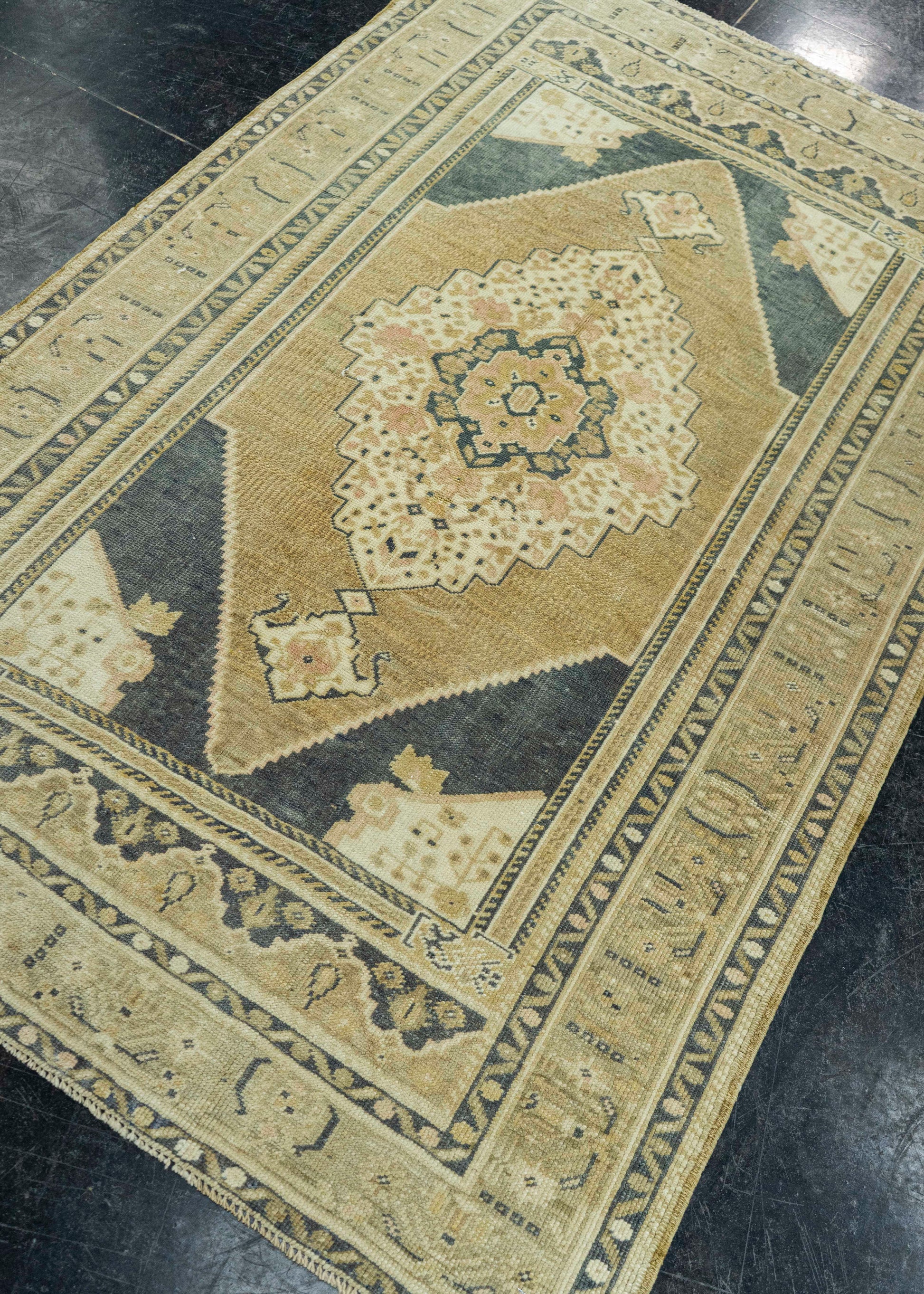 Turkish Vintage Rug  3'10" x 6' #20697