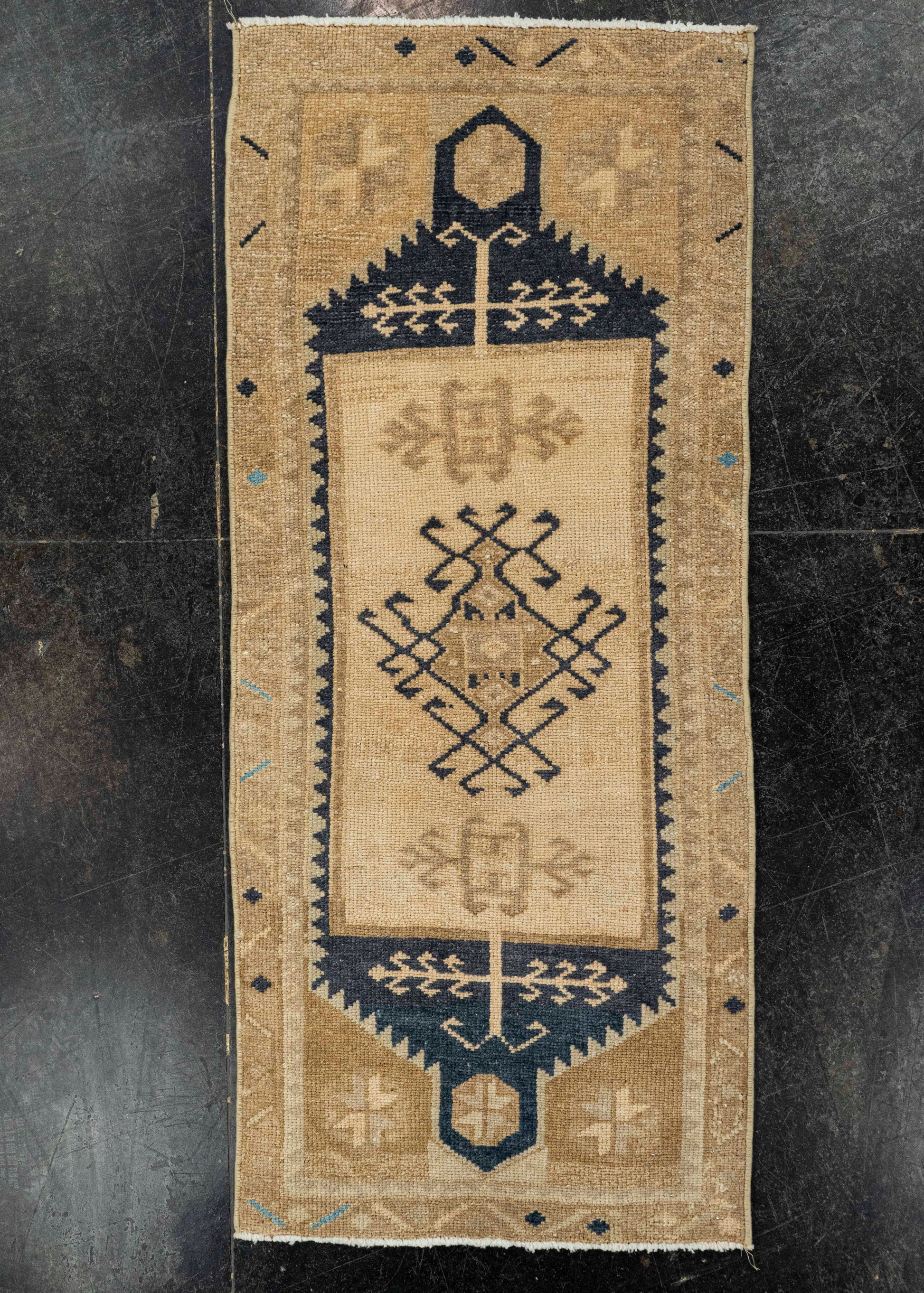 Turkish Yastik Rug  1'7" x  3'9" #22616