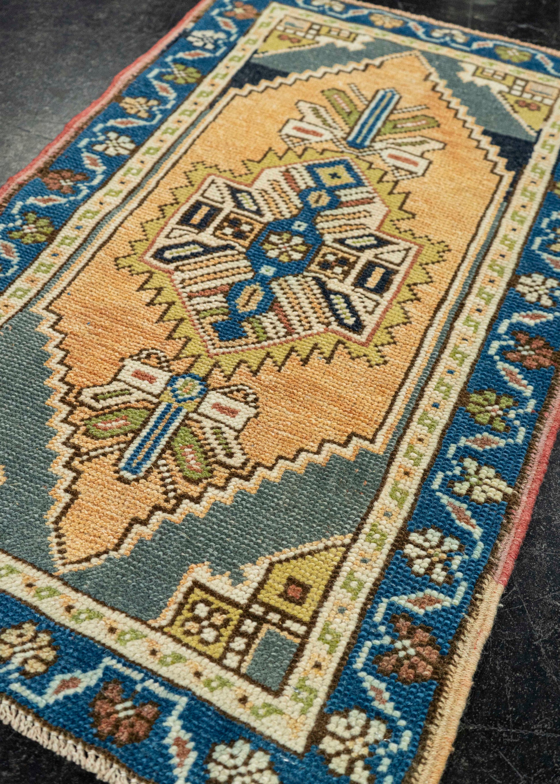 Turkish Yastik Rug  1'10" x  2'10" #22544